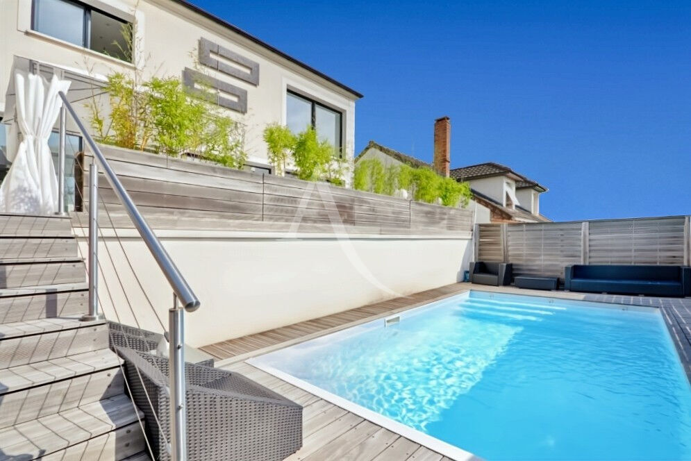 Photo Maison Ormesson Sur Marne 6 pièce(s) 150 m2 image 1/6