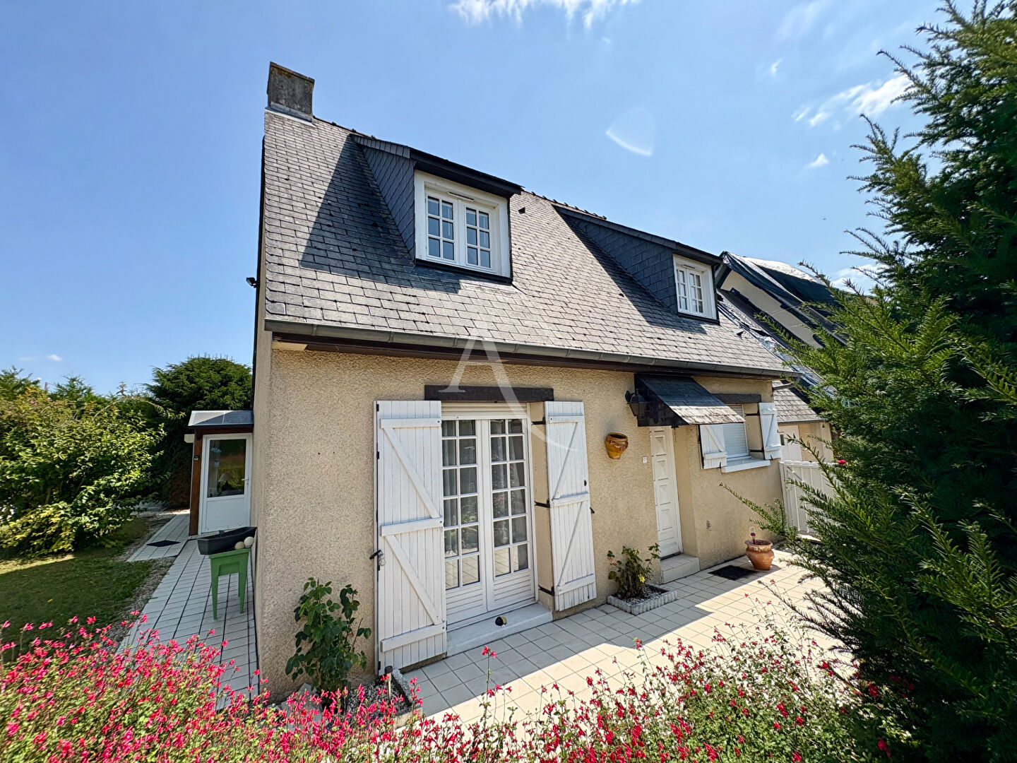 Agence immobilière de L'Adresse  AGENCE CAENNAISE - L'ADRESSE AGENCE CAENNAISE