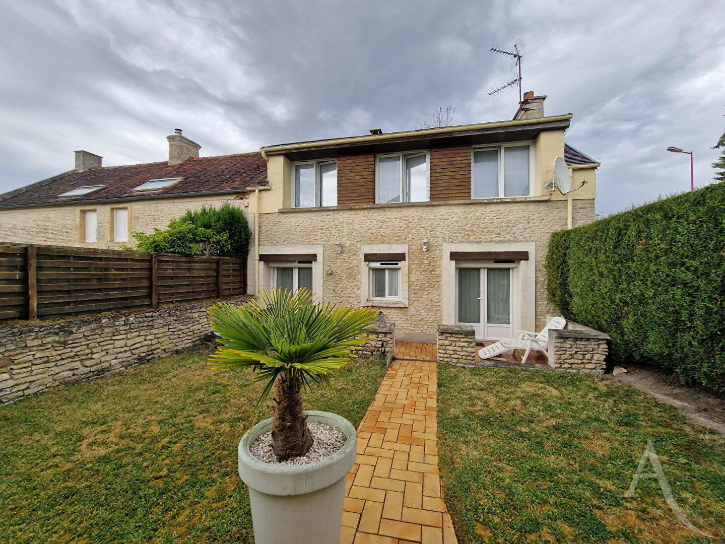 Agence immobilière de L'Adresse  AGENCE CAENNAISE - L'ADRESSE AGENCE CAENNAISE