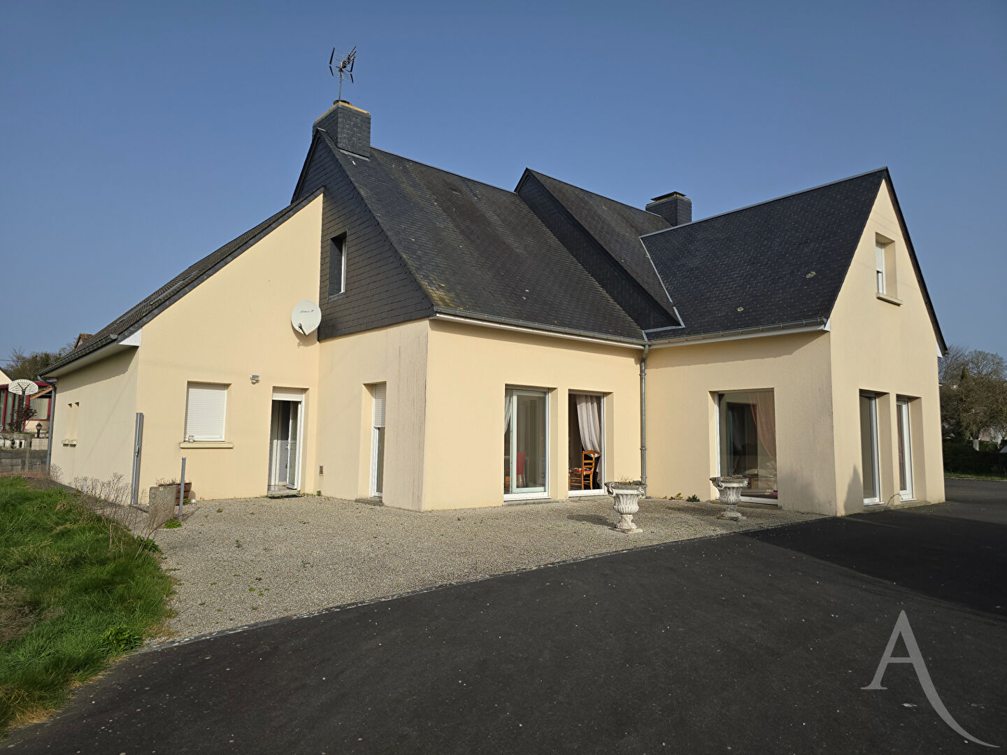 Agence immobilière de L'Adresse  AGENCE CAENNAISE - L'ADRESSE AGENCE CAENNAISE