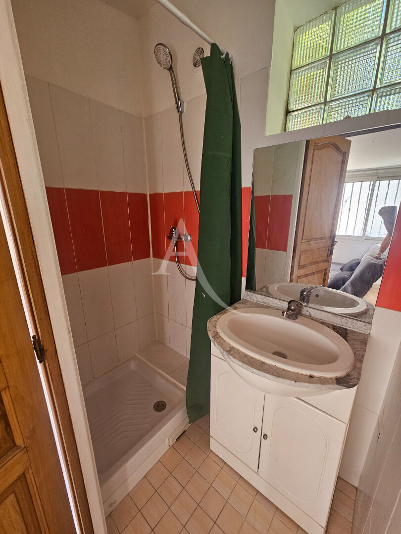 Photo Charmant T2 meublé, lumineux et climatisé 33.79 m2 à 5 min de la mer image 6/6