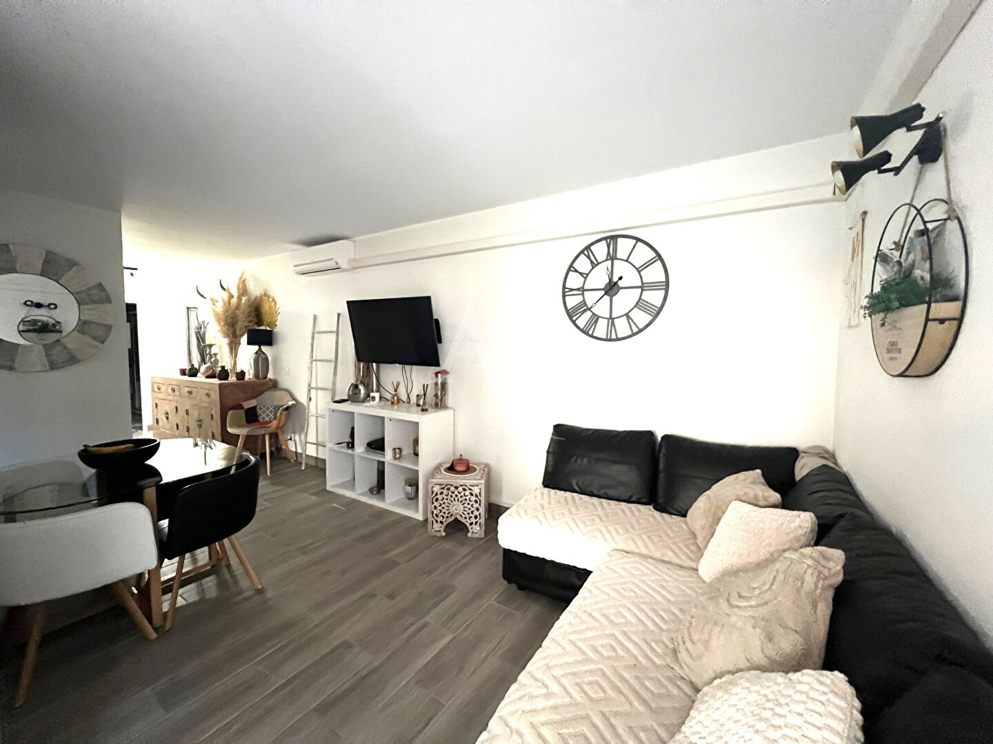 Photo CAGNES SUR MER HIPPODROME Bord de mer 3P Rénové Belle Terrasse Parking image 5/6