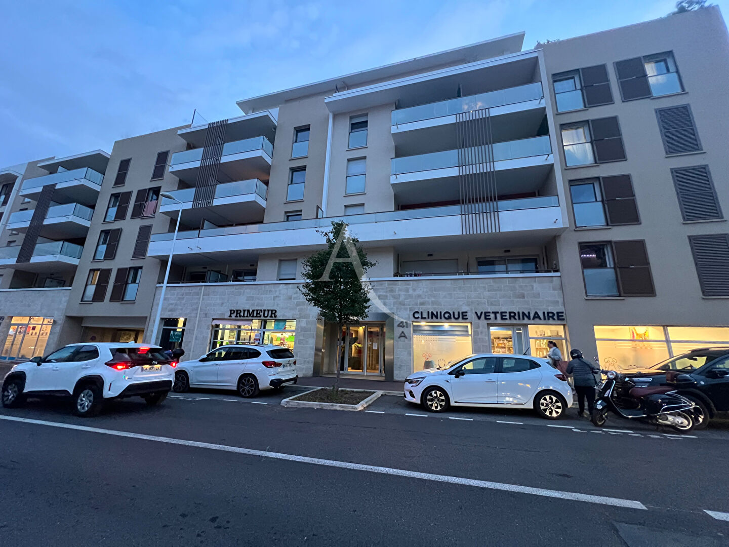 Photo Cagnes sur Mer Fonds de commerce À Vendre 70 m2  Double Parking image 3/3