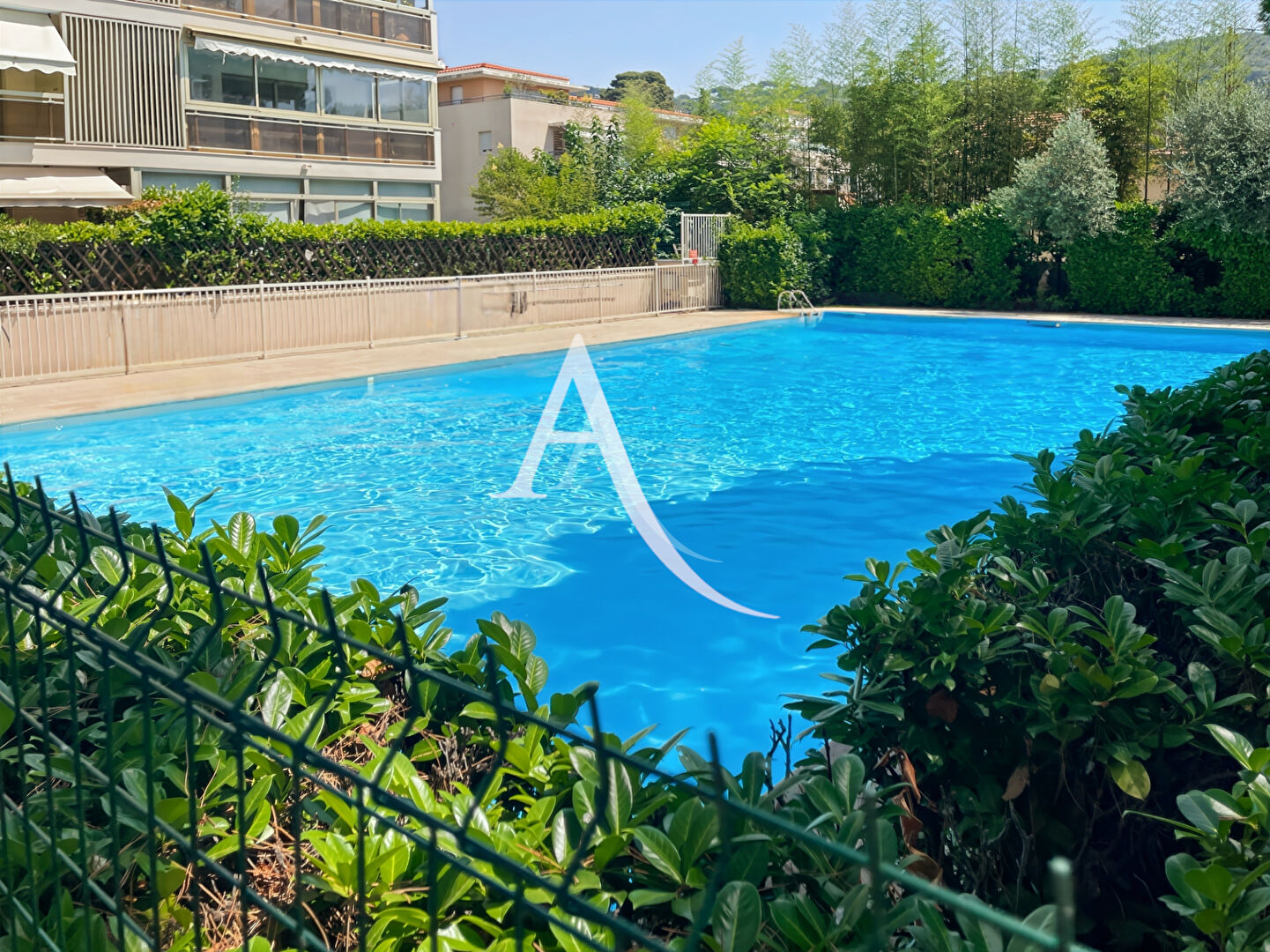 Le Cannet square Carnot