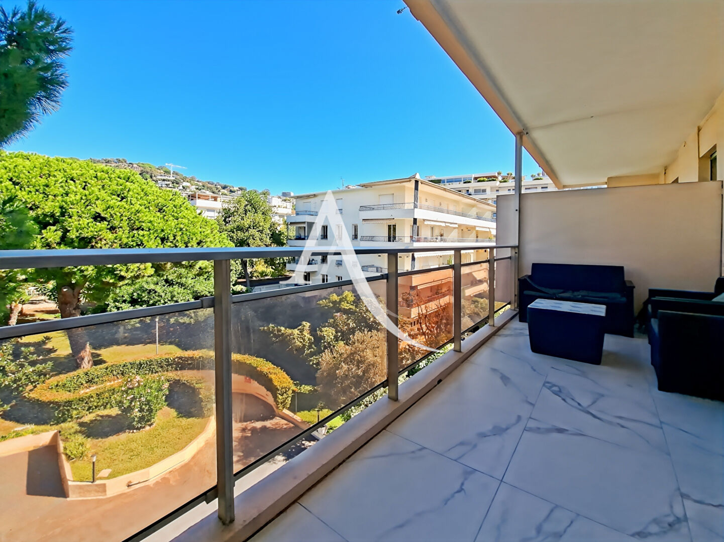 Photo Cannes studio d'environ 20m² - Terrasse  12m² - Basse Californie - Proche Plages image 2/6