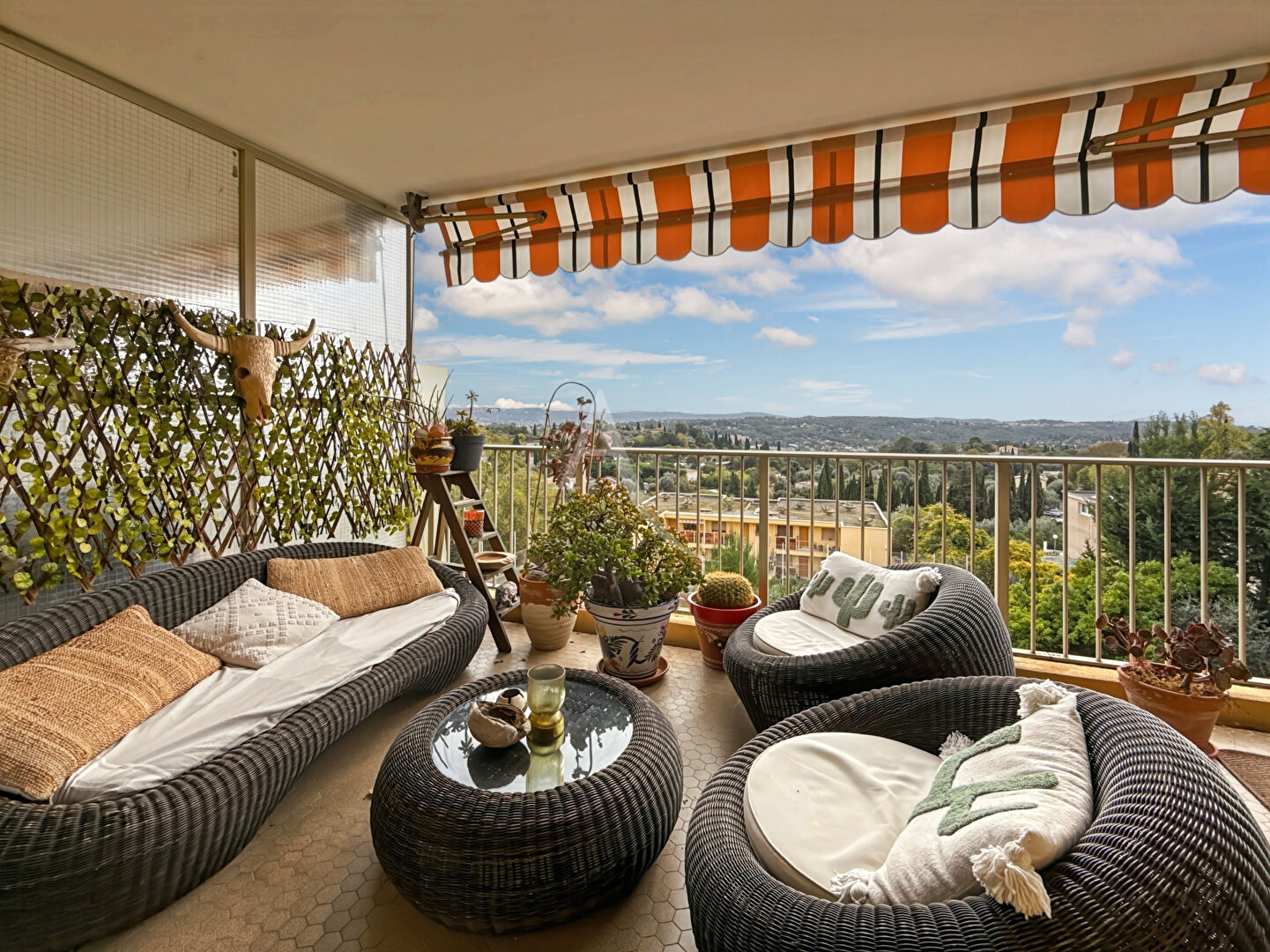 Photo Appartement Grasse 4 pièces 93 m2, piscine Tennis, (quartier Saint-Jacques) image 1/6