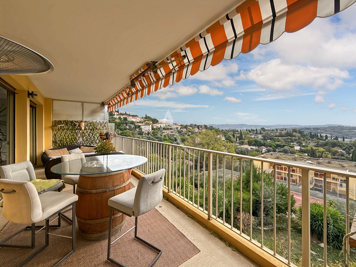 Photo Appartement Grasse 4 pièces 93 m2, piscine Tennis, (quartier Saint-Jacques) image 3/6