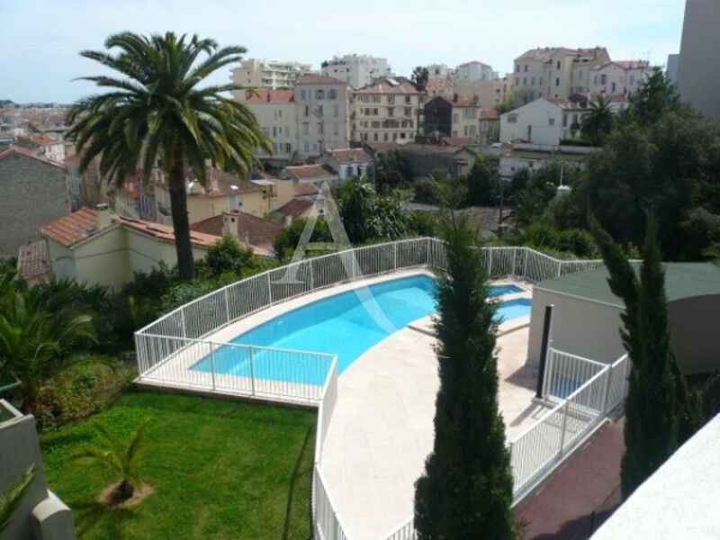Cannes VILLA SUR LE TOIT 5 pièces 125m2 +150 m² terrasses