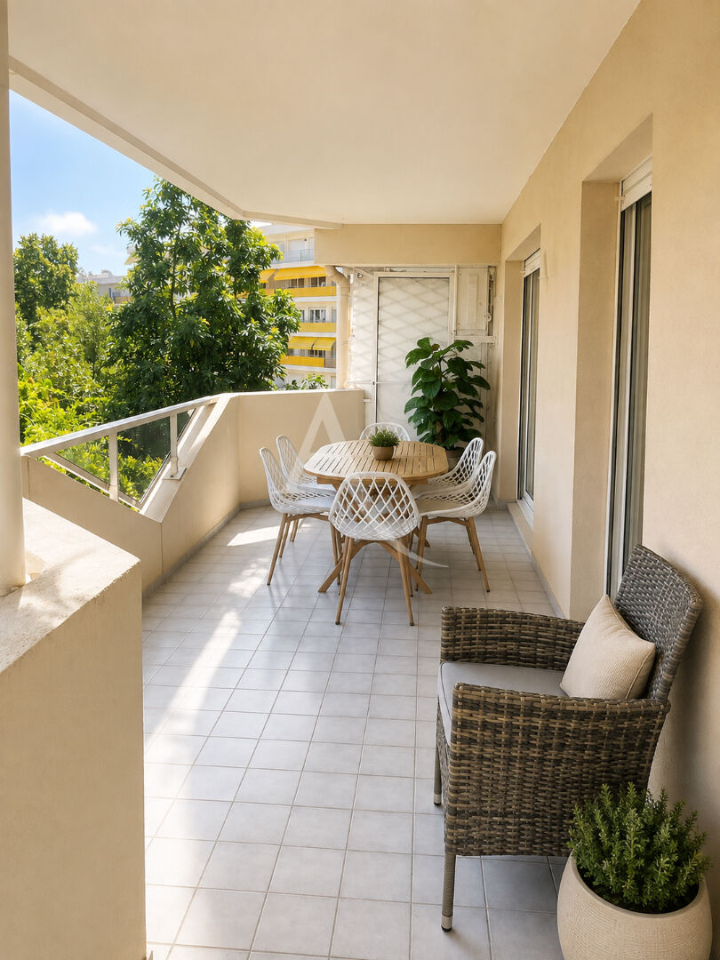 LE CANNET - BEAU 2 PIÈCES AVEC TERRASSE, GARAGE ET PISCINE