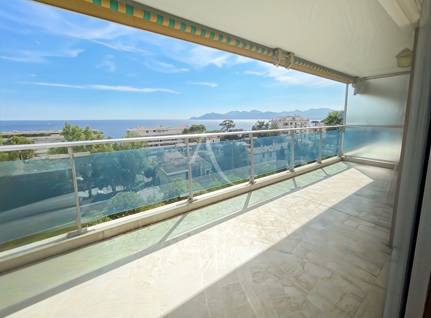 Cannes 3 pièces Pleine Vue Mer 95.86 m2