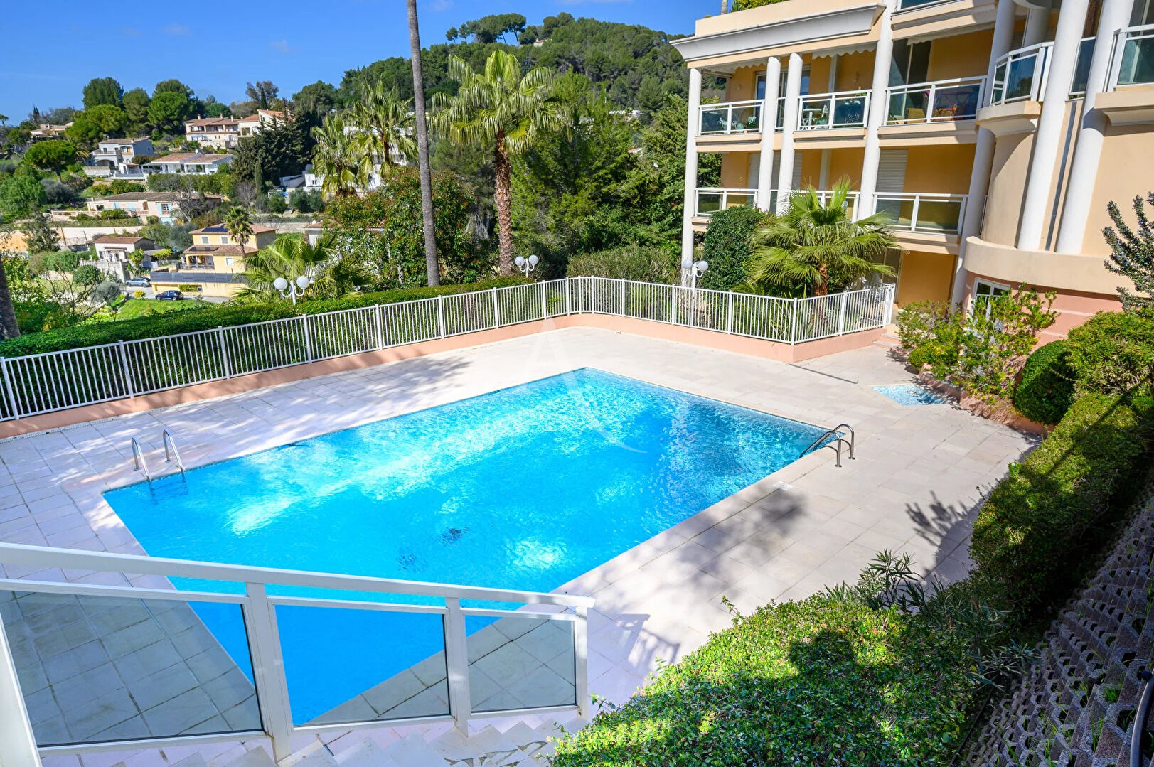 Appartement Le Cannet  (Bréguière) 3p 93 m2 terrasse, garage, piscine