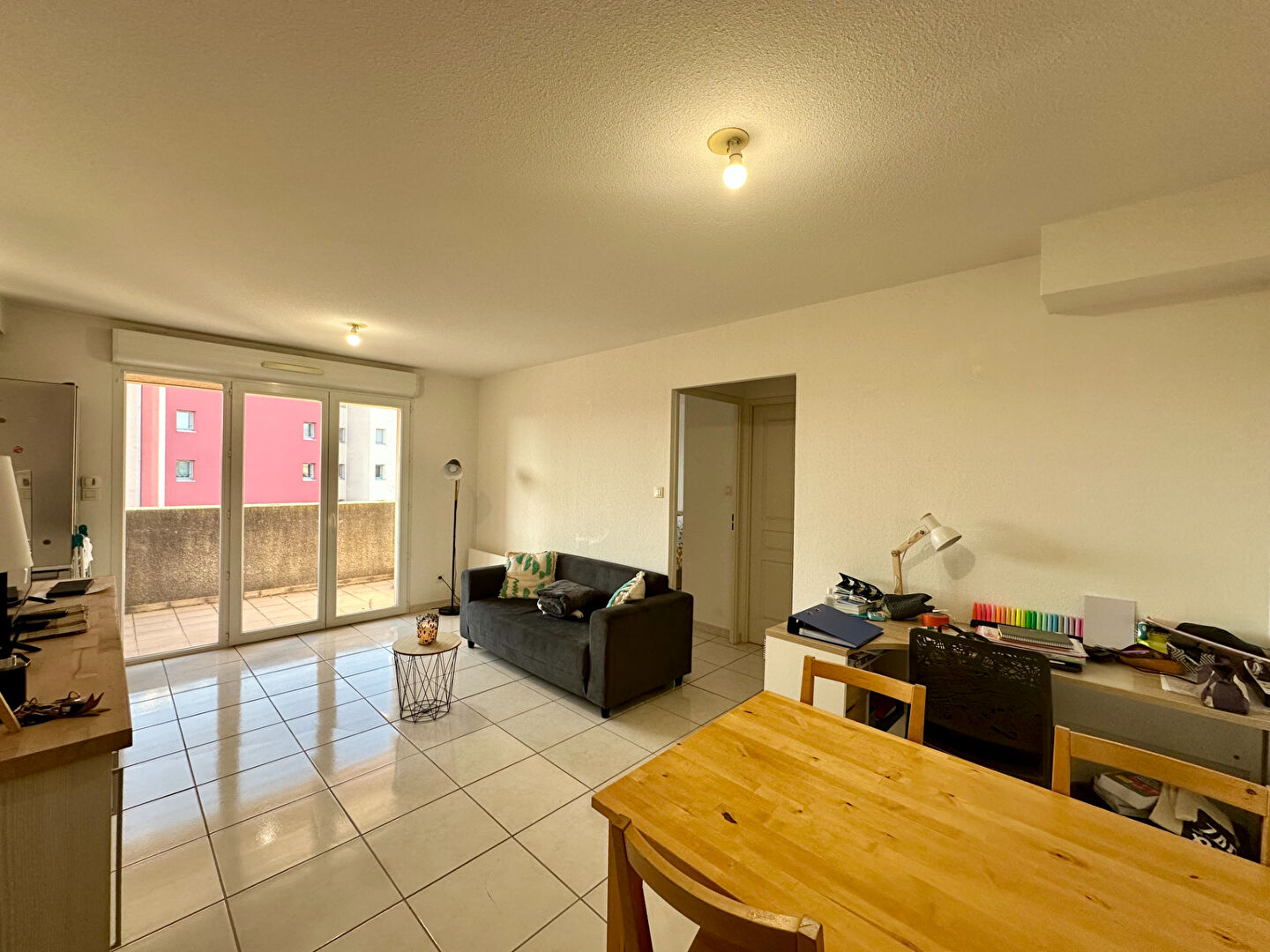 APPARTEMENT EN RESIDENCE AVEC UNE CHAMBRE ET GARAGE ...