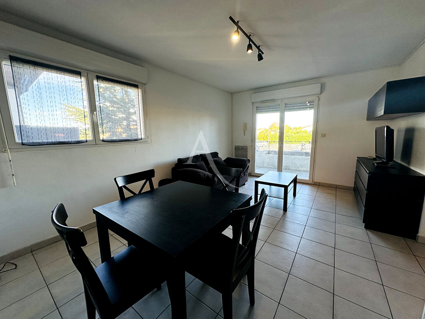 Photo CARCASSONNE DOMAINE DE NORE APPARTEMENT MEUBLE image 2/6