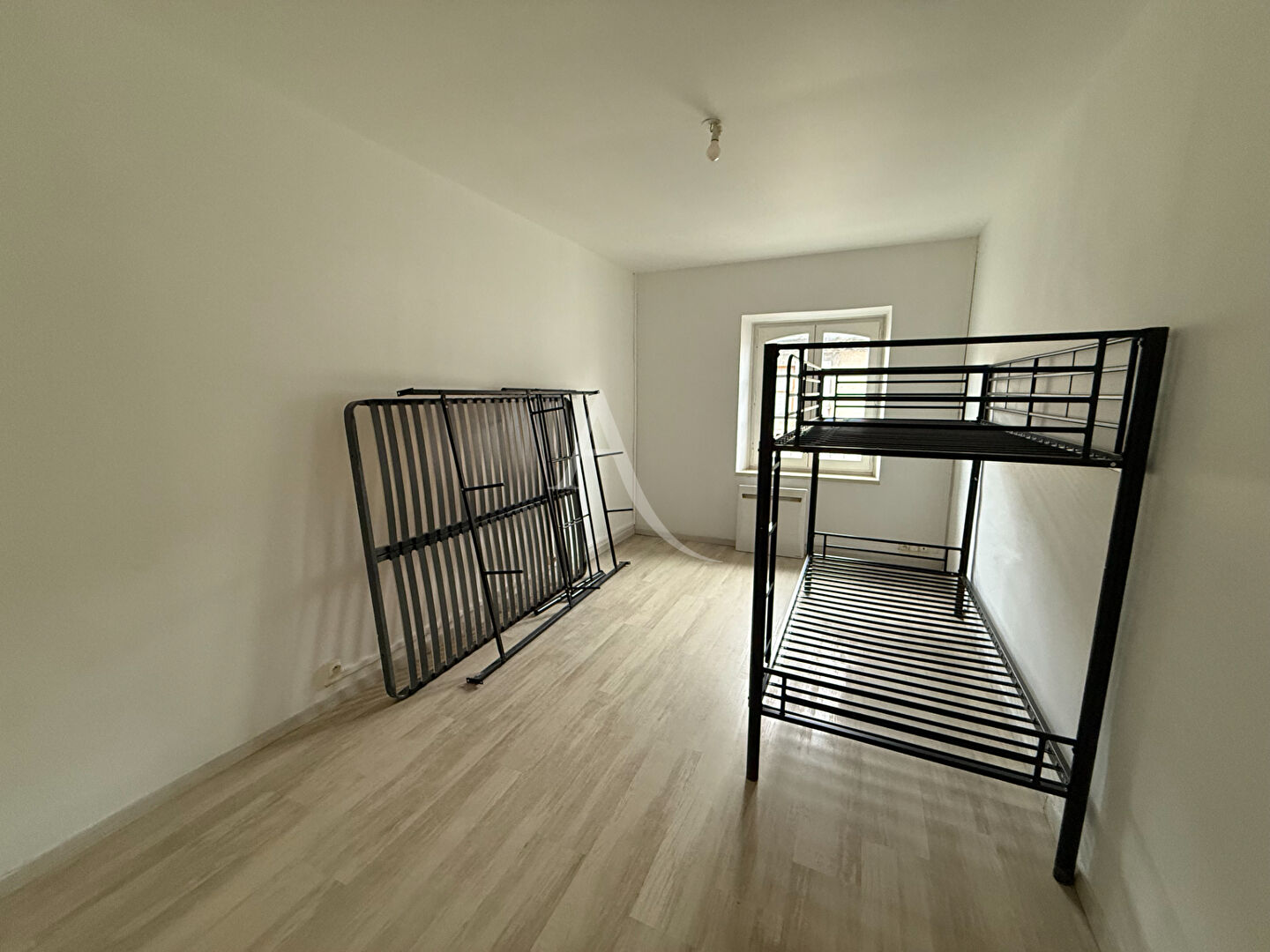 Photo APPARTEMENT EN CENTRE VILLE AVEC 2 CHAMBRES image 6/6