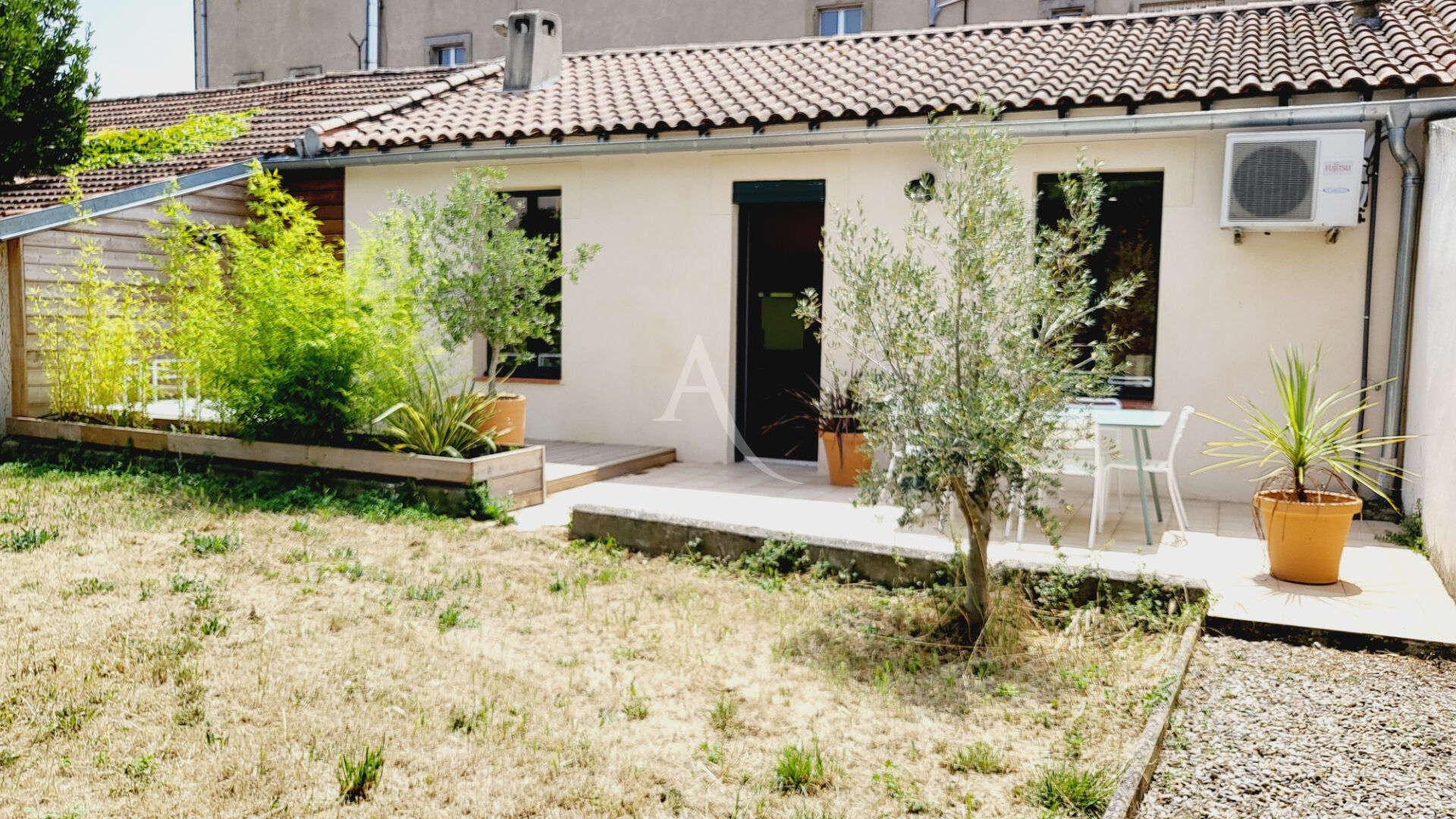 Agence immobilière de L'Adresse   COLUMBO IMMOBILIER - L'ADRESSE  COLUMBO IMMOBILIER