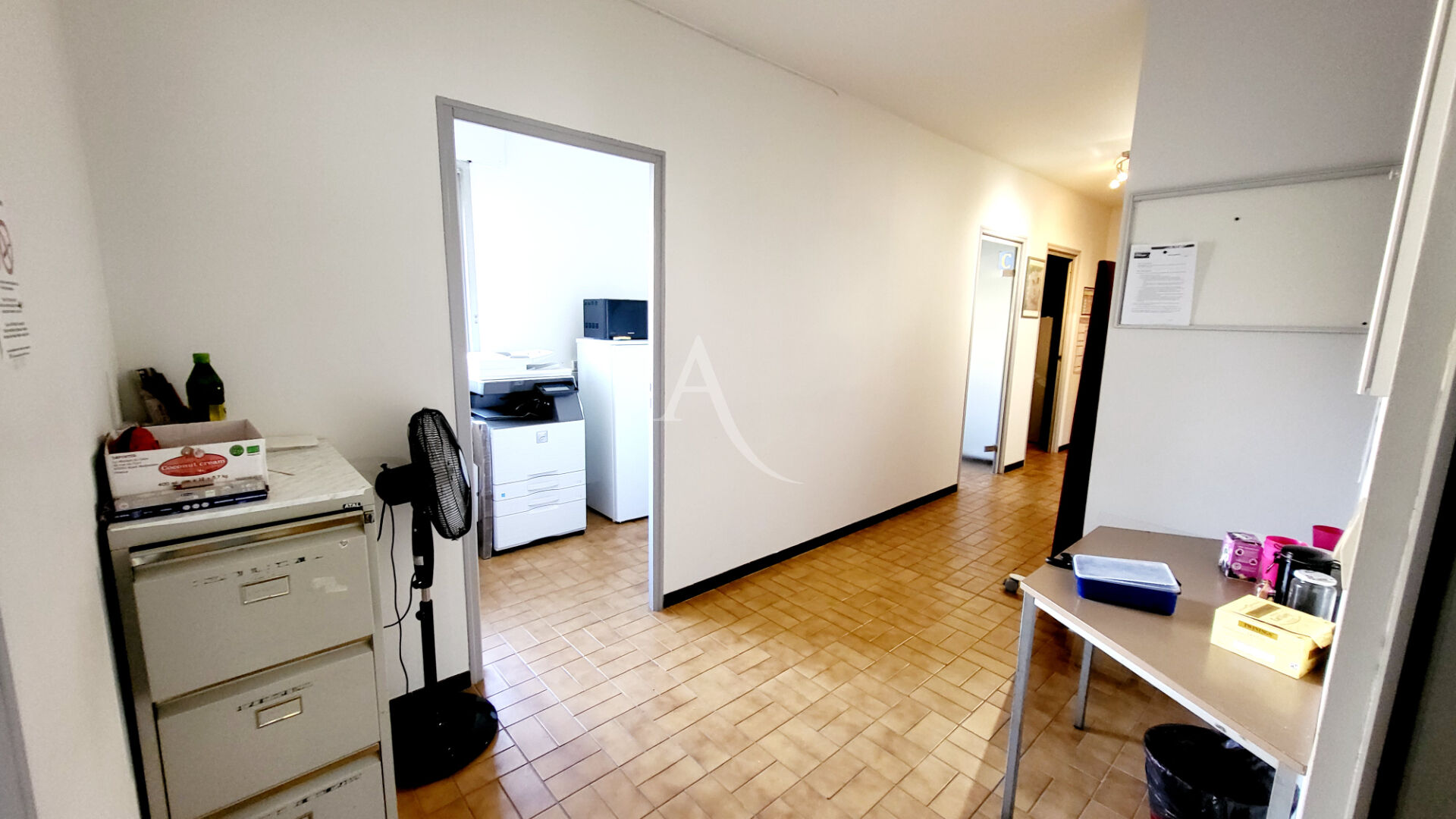 Photo LOCAL PROFESSIONNEL EN CENTRE VILLE DE CARCASSONNE image 3/6