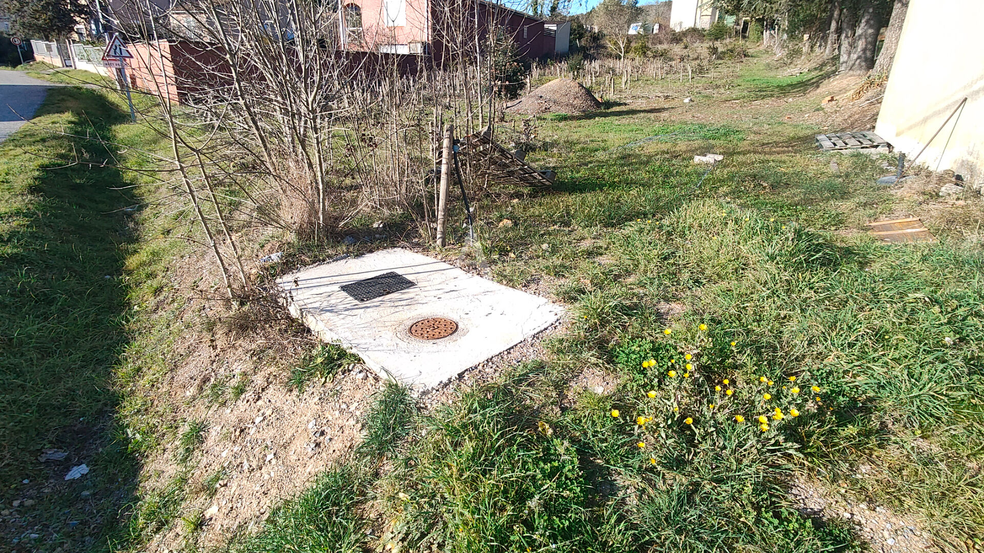 Photo Terrain constructible à vendre 1316 m2 proche Carcassonne image 3/4