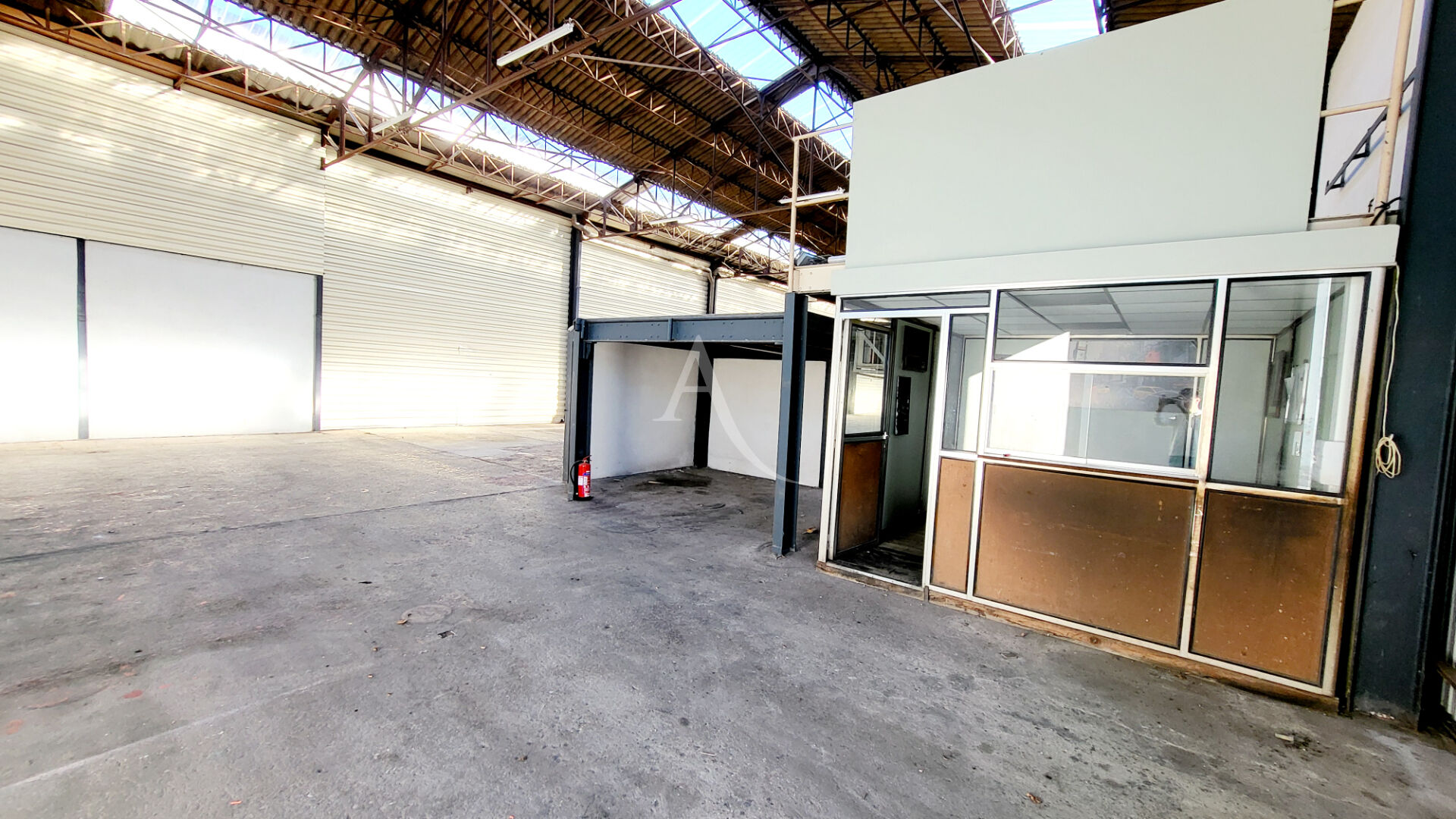 Photo Entrepôt / local industriel Carcassonne 1040 m2 image 3/5