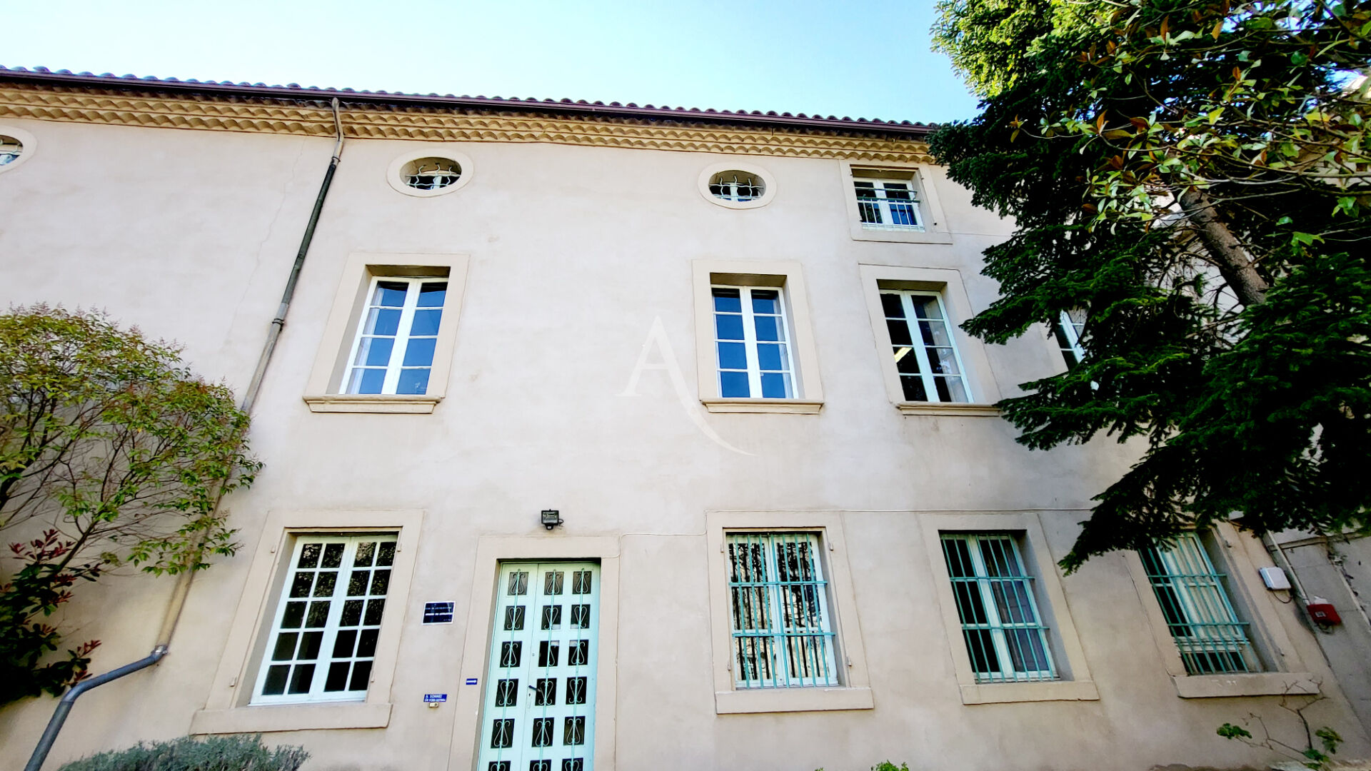 LOCAL PROFESSIONNEL EN CENTRE VILLE DE CARCASSONNE