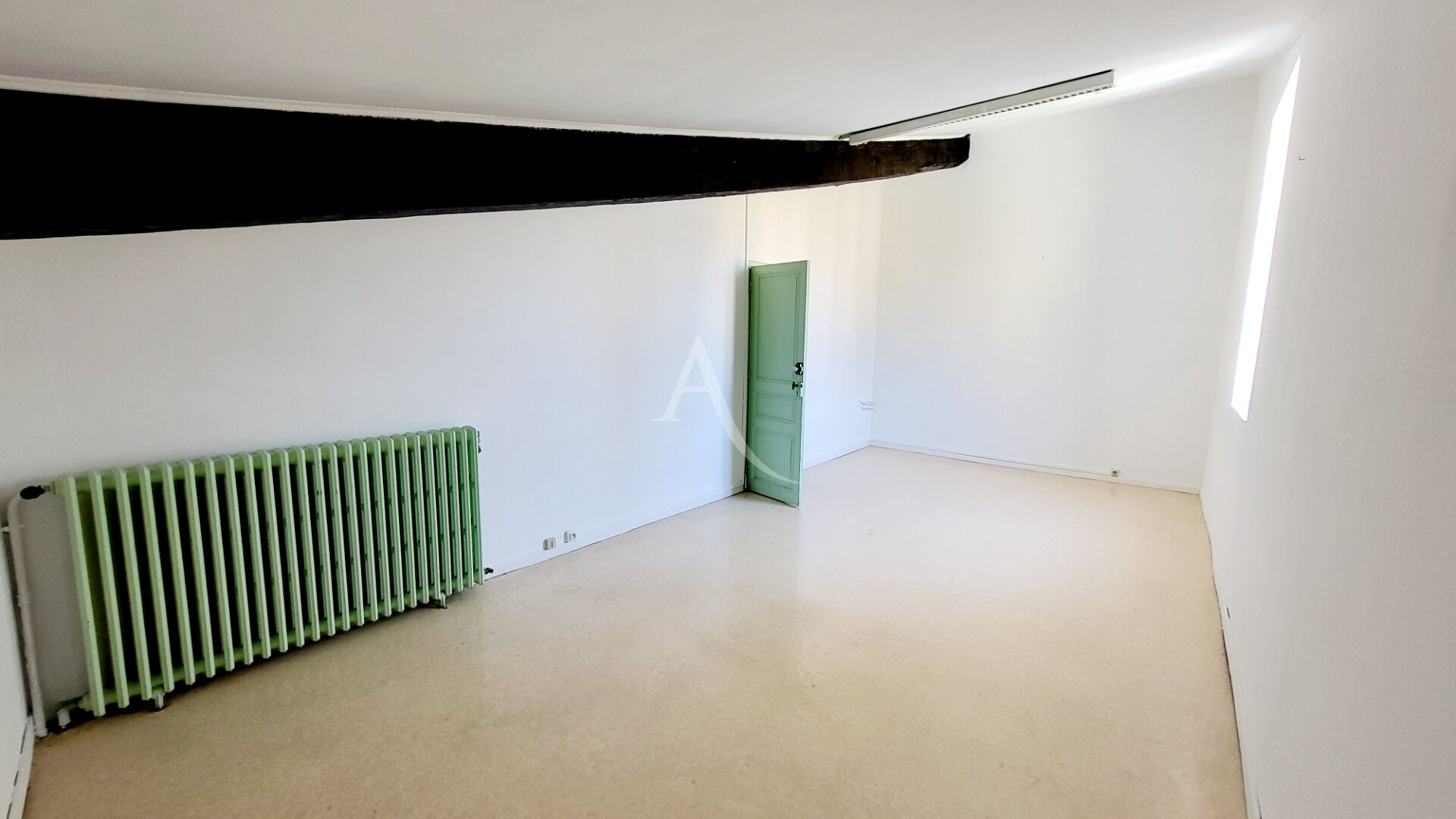 Photo LOCAL PROFESSIONNEL EN CENTRE VILLE DE CARCASSONNE image 3/6