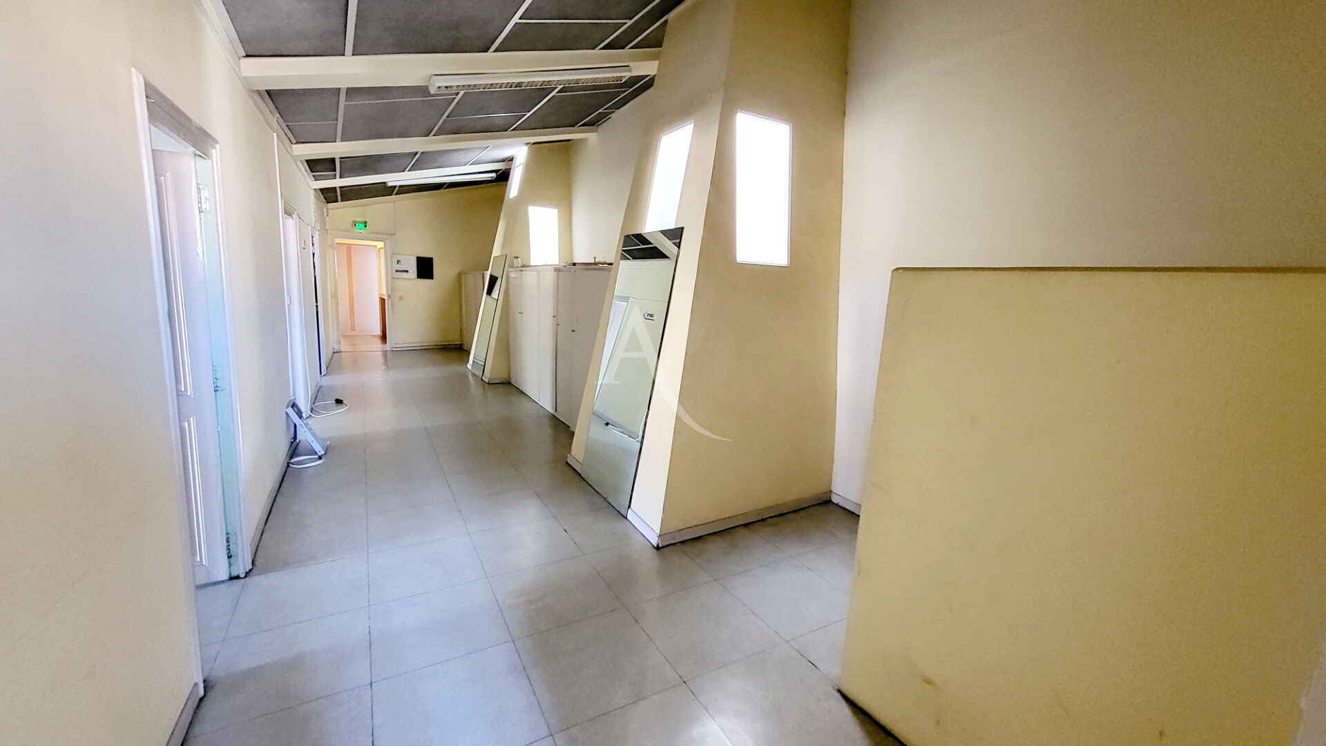 Photo LOCAL PROFESSIONNEL EN CENTRE VILLE DE CARCASSONNE image 4/6