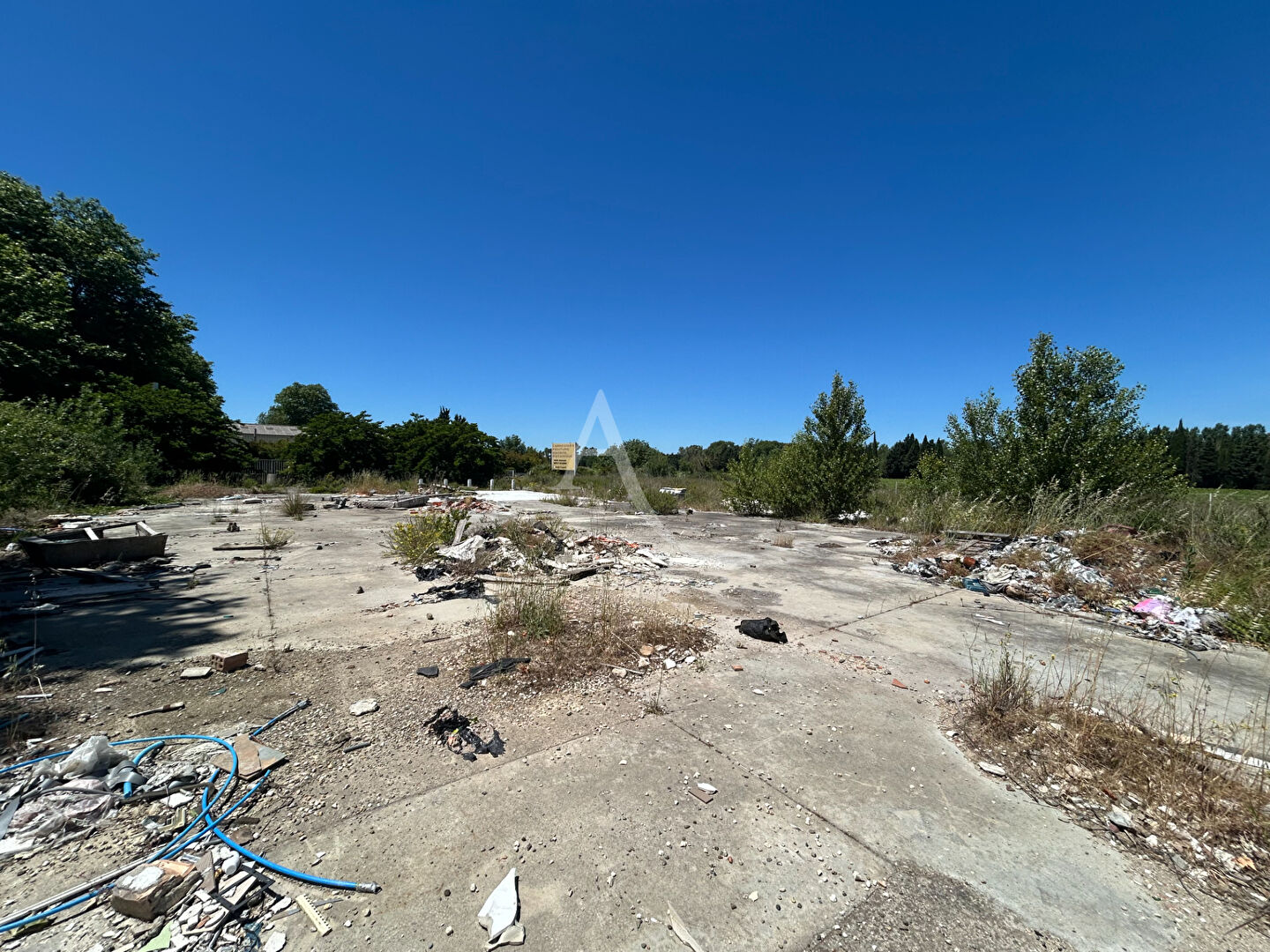 Photo Terrain en zone artisanale image 2/2