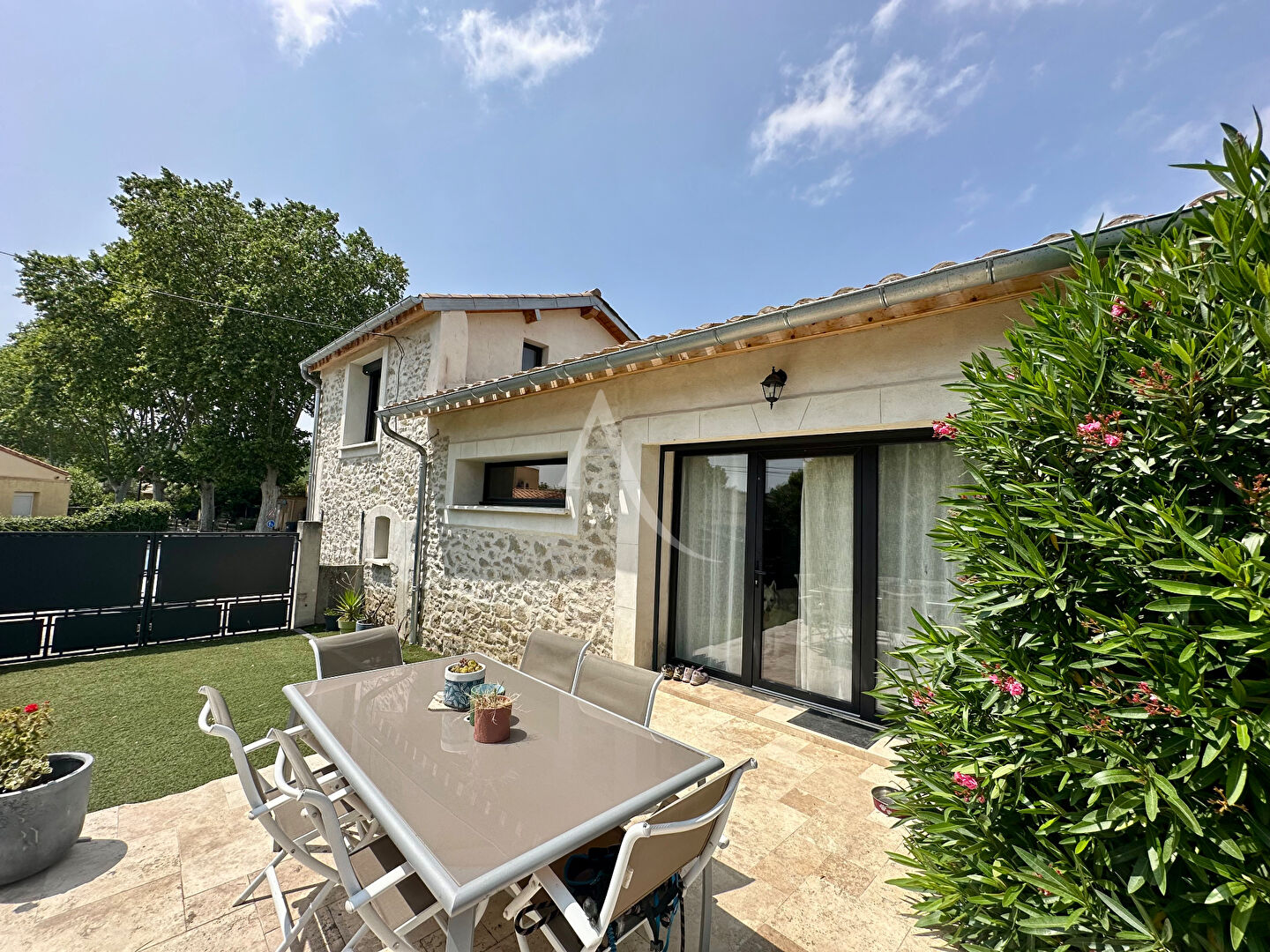 Photo MAISON MEUBLÉE RENOVEE À VERZEILLE image 1/6