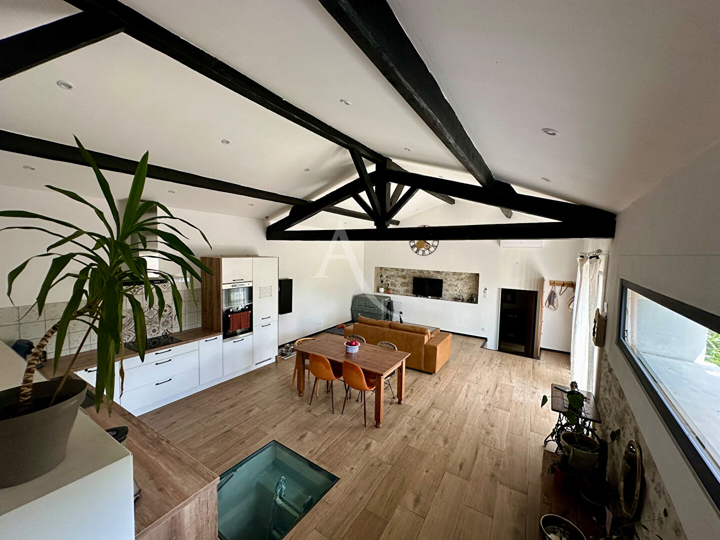 Photo MAISON MEUBLÉE RENOVEE À VERZEILLE image 6/6