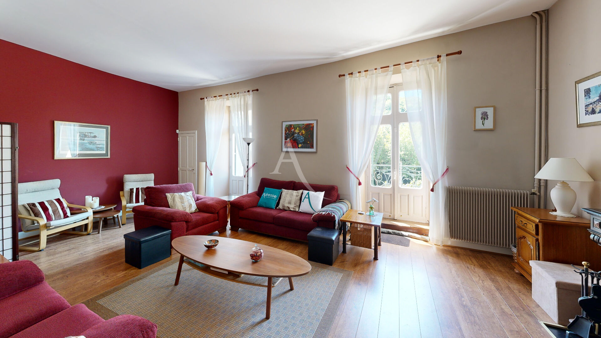 Photo Cuxac Cabardes, Grande maison de village Ancienne pharmacie image 1/6