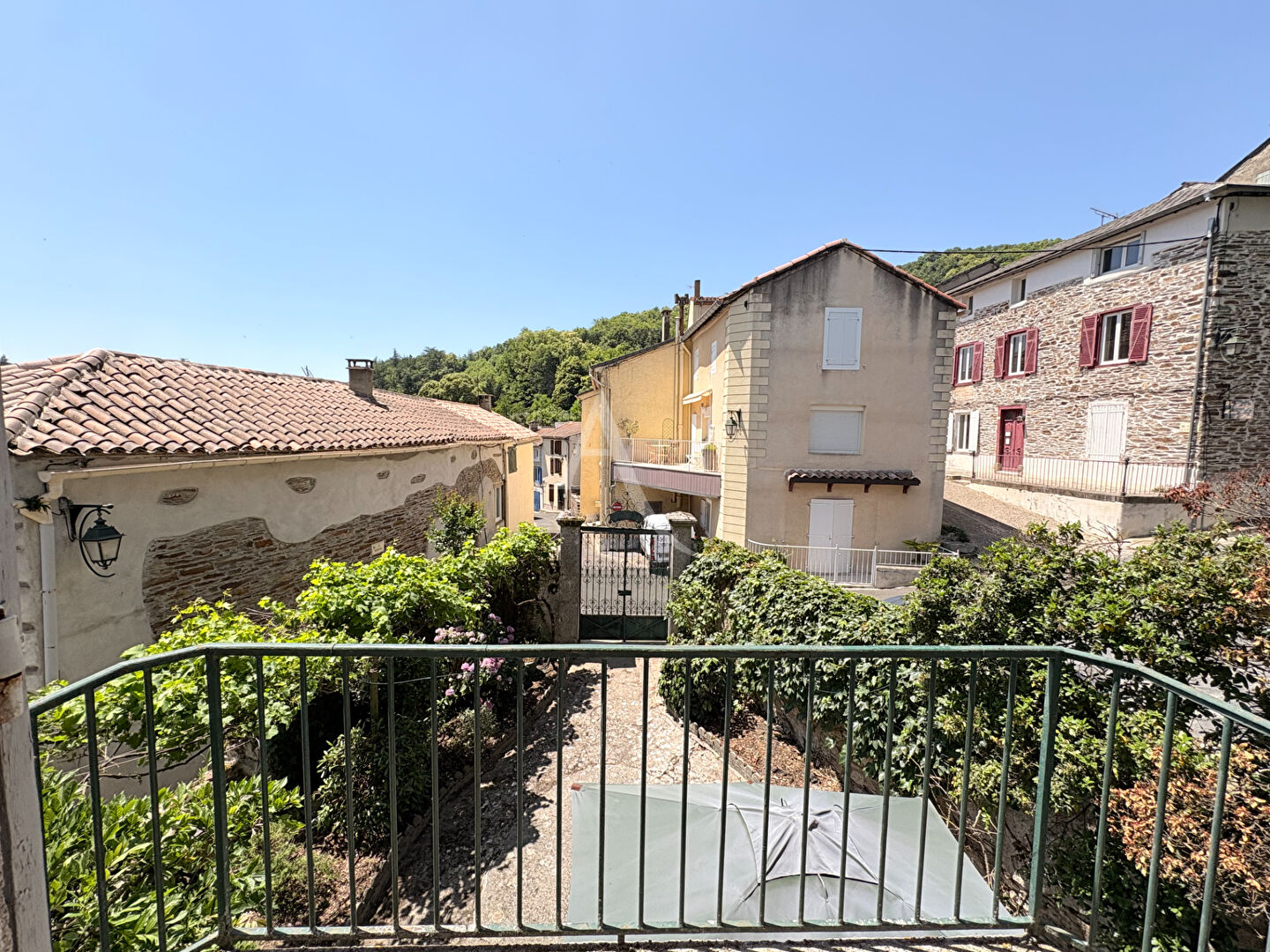 Photo Cuxac Cabardes, Grande maison de village Ancienne pharmacie image 6/6