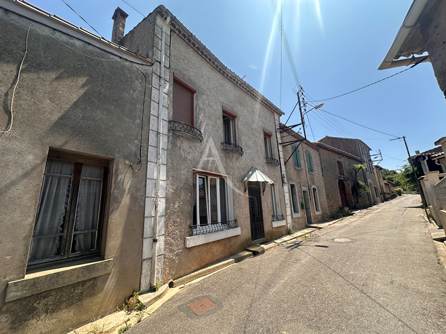 PUICHERIC, proche CARCASSONNE, maison avec jardin et grand garage