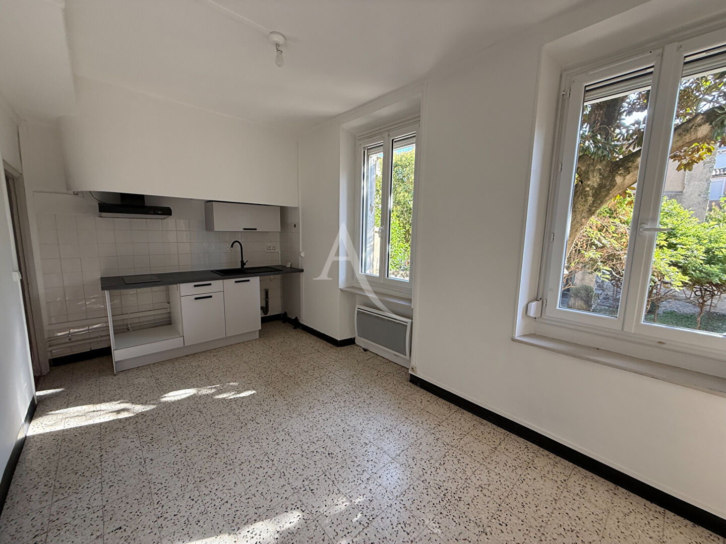 Photo APPARTEMENT 2 CHAMBRES AVEC JARDIN COMMUN image 6/6