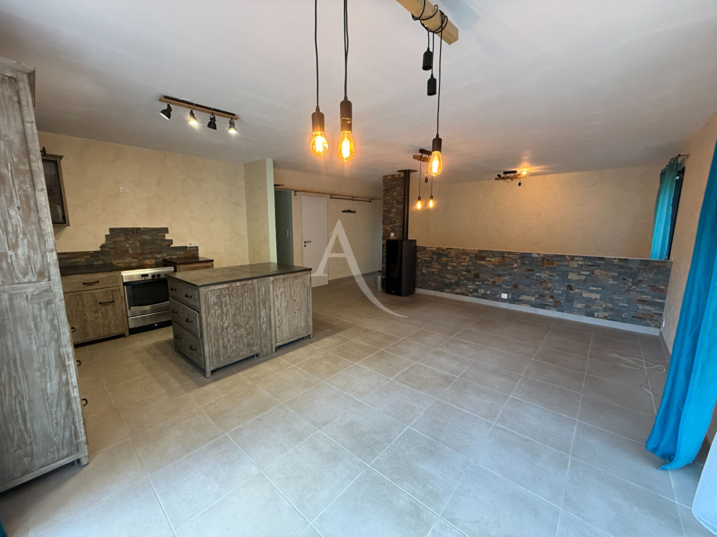 MAISON 3 CHAMBRES GARAGE ET TERRAIN A VILLEGLY