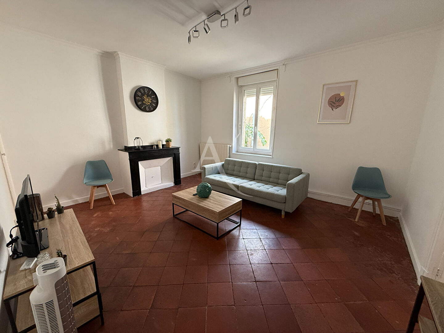 APPARTEMENT 2 CHAMBRES AVEC COUR COMMUNE A CARCASSONNE