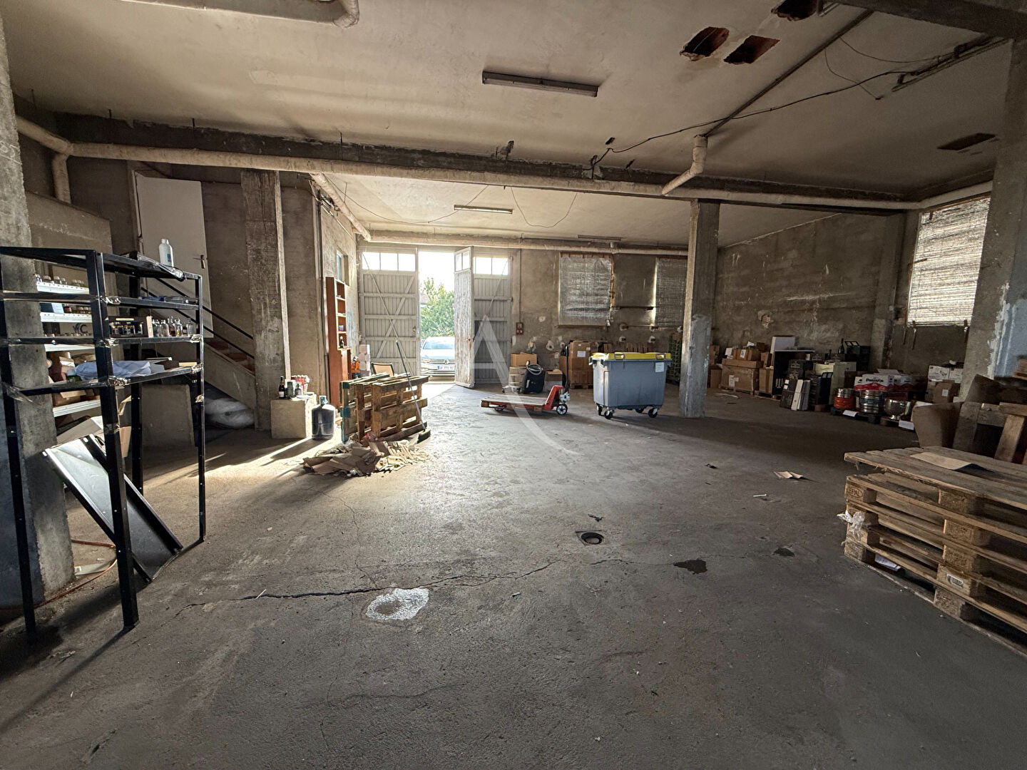 Photo LOCAL A USAGE D'ENTREPOT AVEC VISIBILITE A CARCASSONNE image 3/3