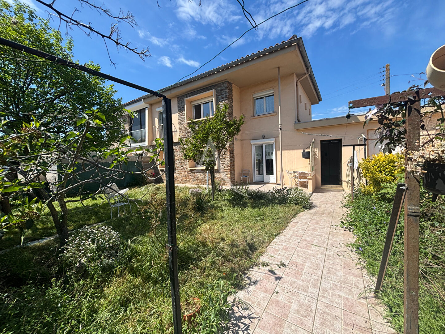 Agence immobilière de L'Adresse   COLUMBO IMMOBILIER - L'ADRESSE  COLUMBO IMMOBILIER