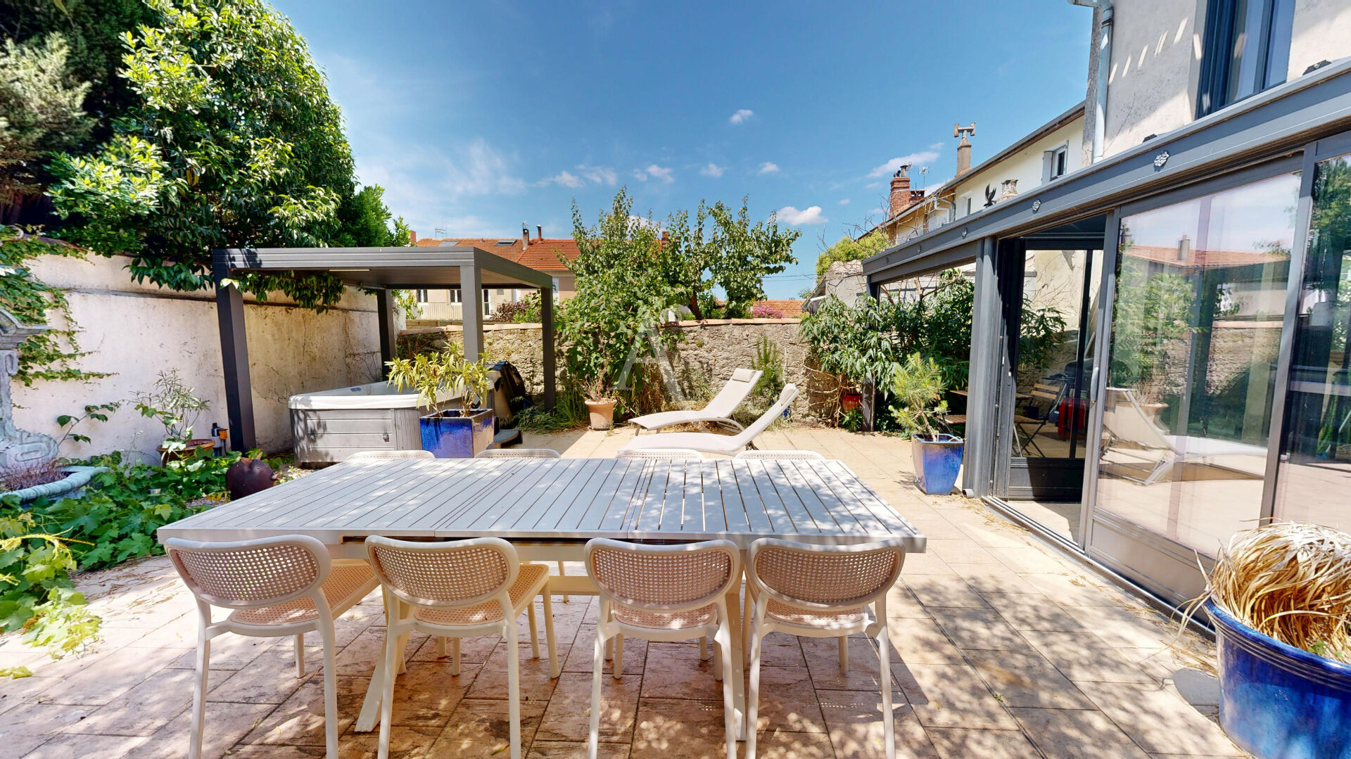 Agence immobilière de L'Adresse   COLUMBO IMMOBILIER - L'ADRESSE  COLUMBO IMMOBILIER