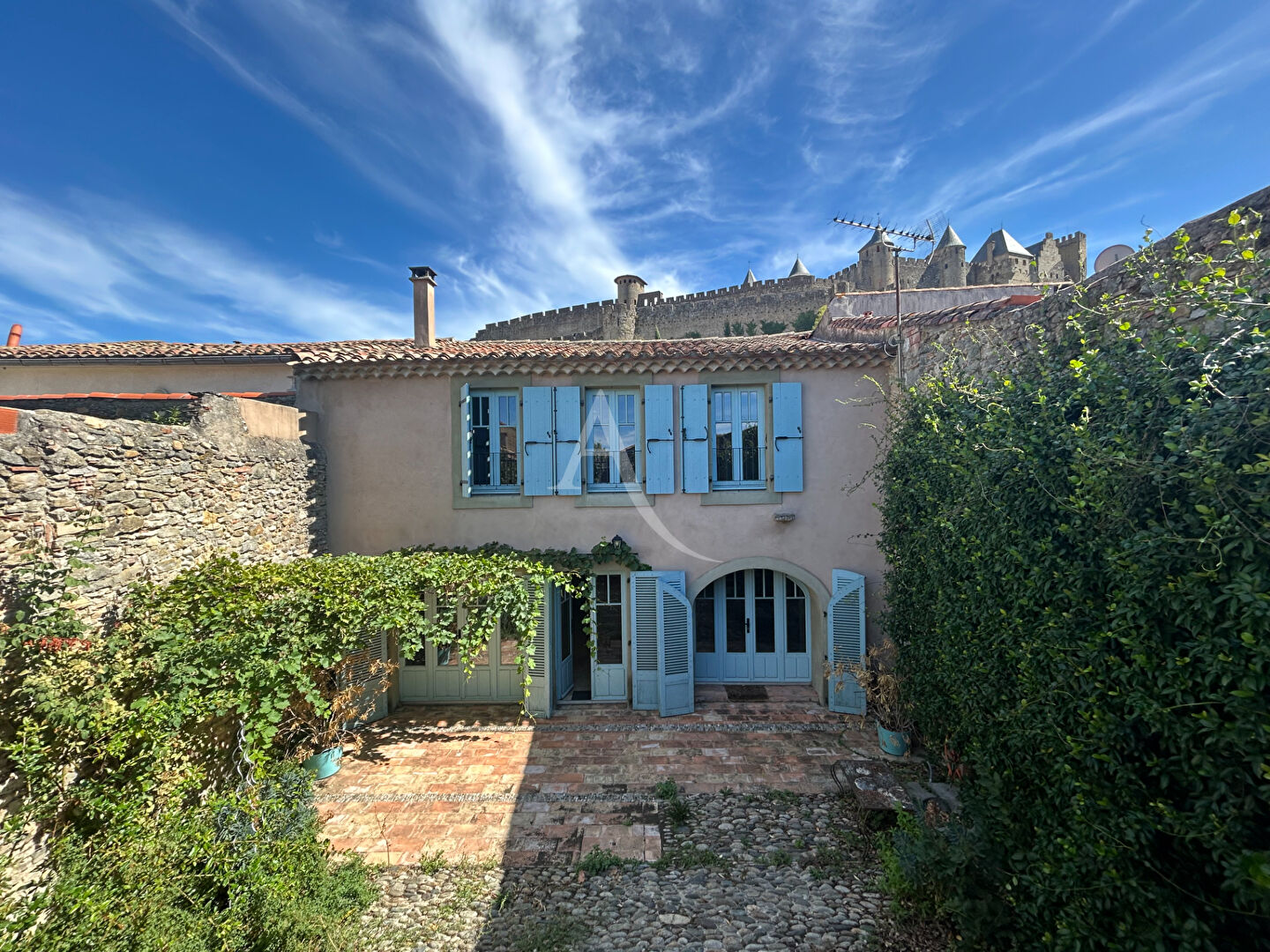 Agence immobilière de L'Adresse   COLUMBO IMMOBILIER - L'ADRESSE  COLUMBO IMMOBILIER