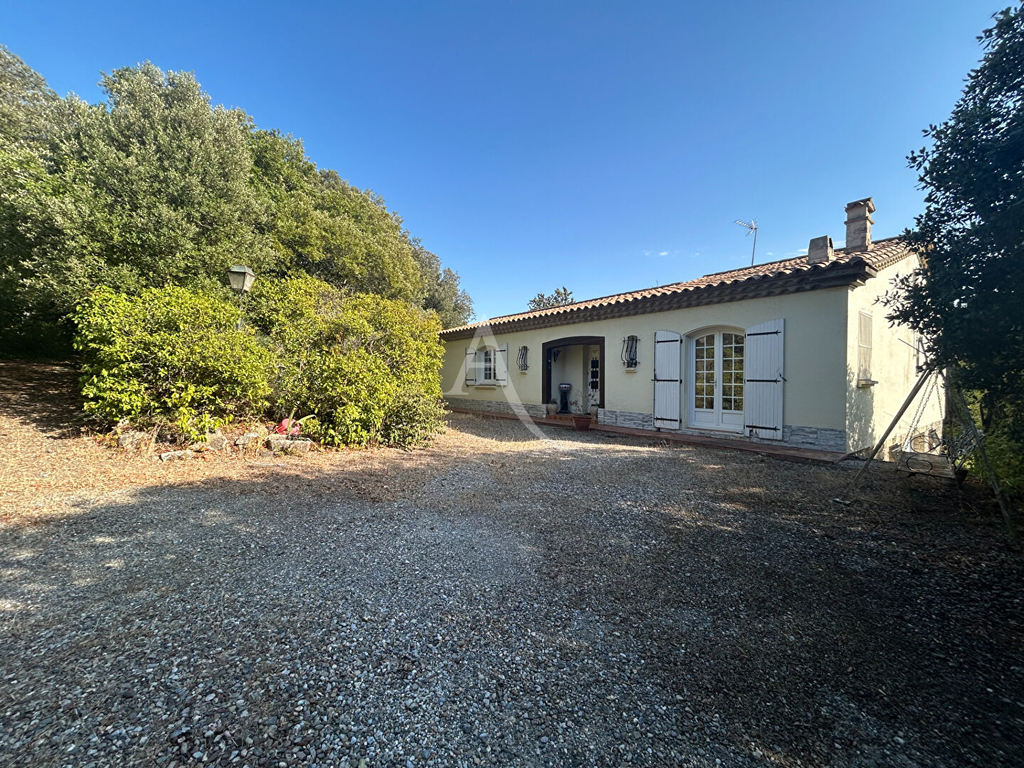 Agence immobilière de L'Adresse   COLUMBO IMMOBILIER - L'ADRESSE  COLUMBO IMMOBILIER