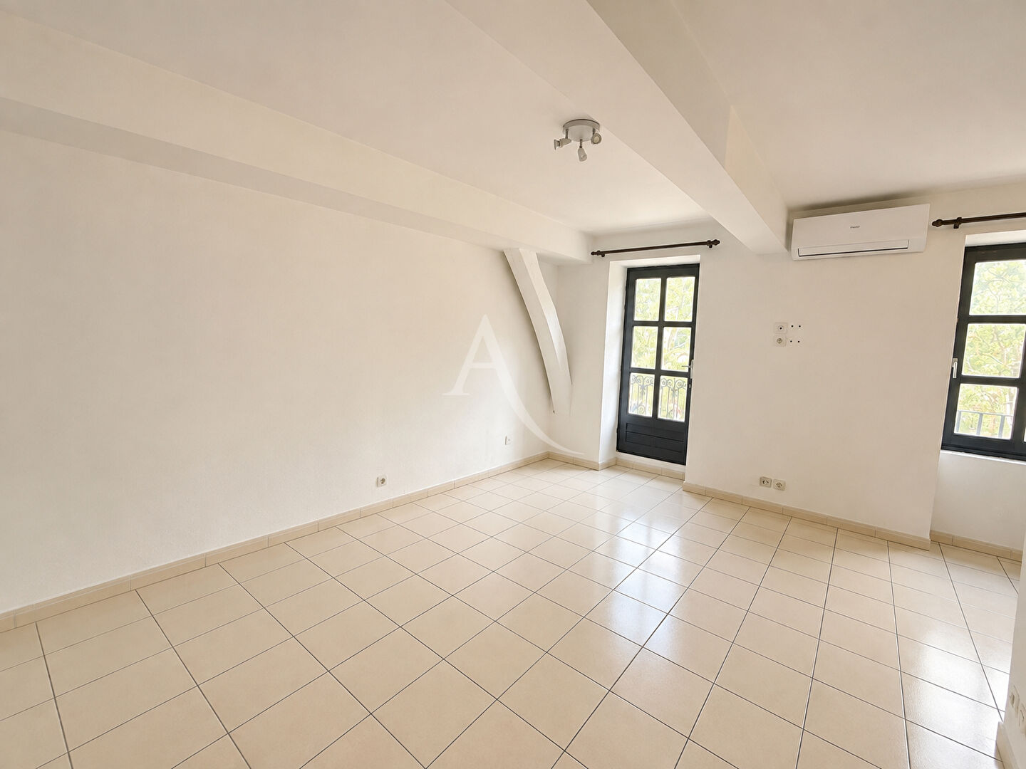 Agence immobilière de L'Adresse   COLUMBO IMMOBILIER - L'ADRESSE  COLUMBO IMMOBILIER