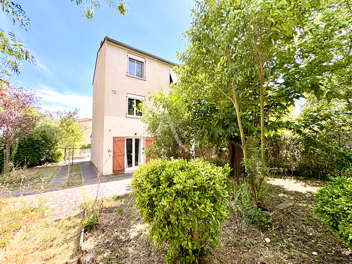 Agence immobilière de L'Adresse   COLUMBO IMMOBILIER - L'ADRESSE  COLUMBO IMMOBILIER