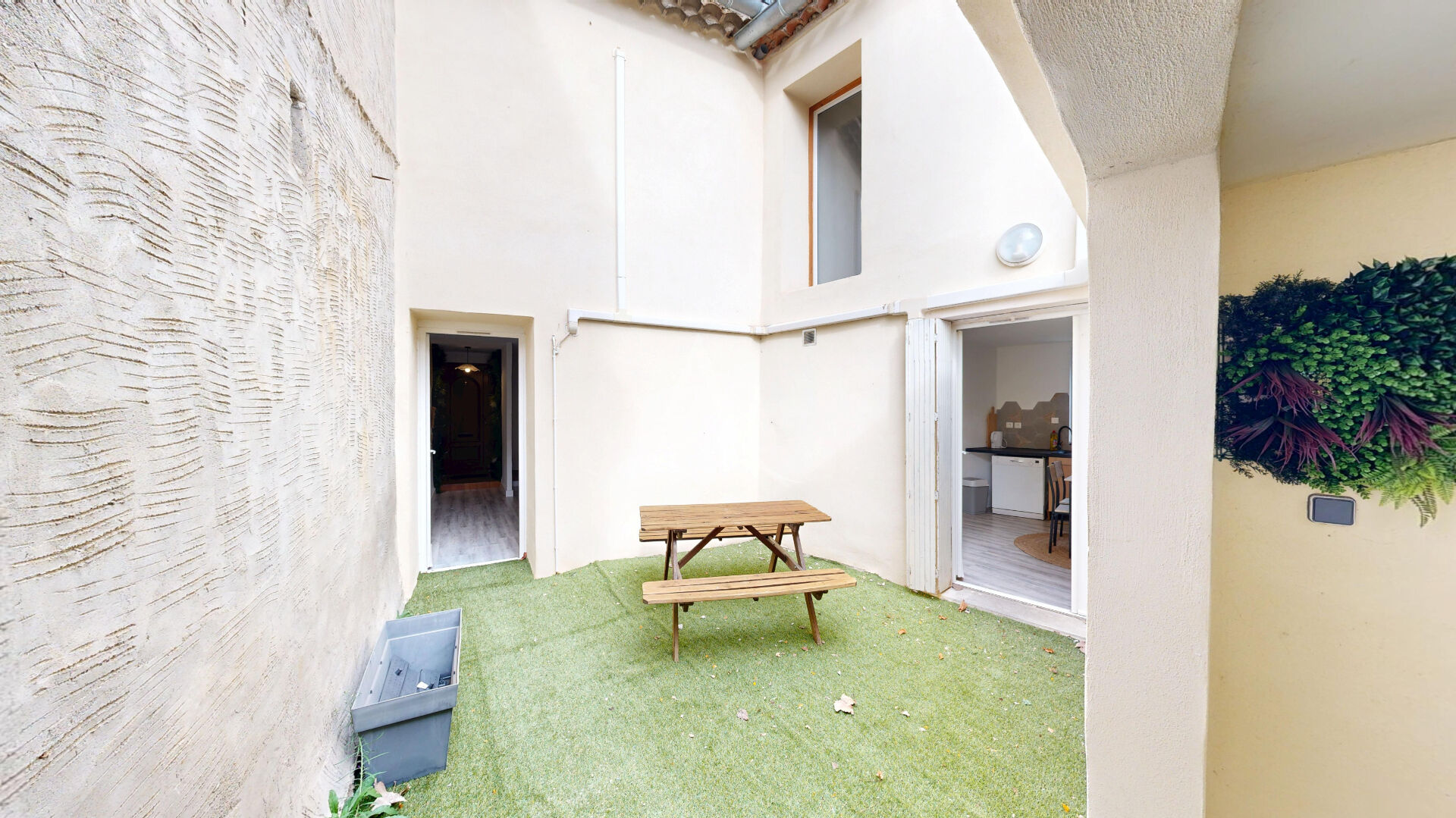 Agence immobilière de L'Adresse   COLUMBO IMMOBILIER - L'ADRESSE  COLUMBO IMMOBILIER
