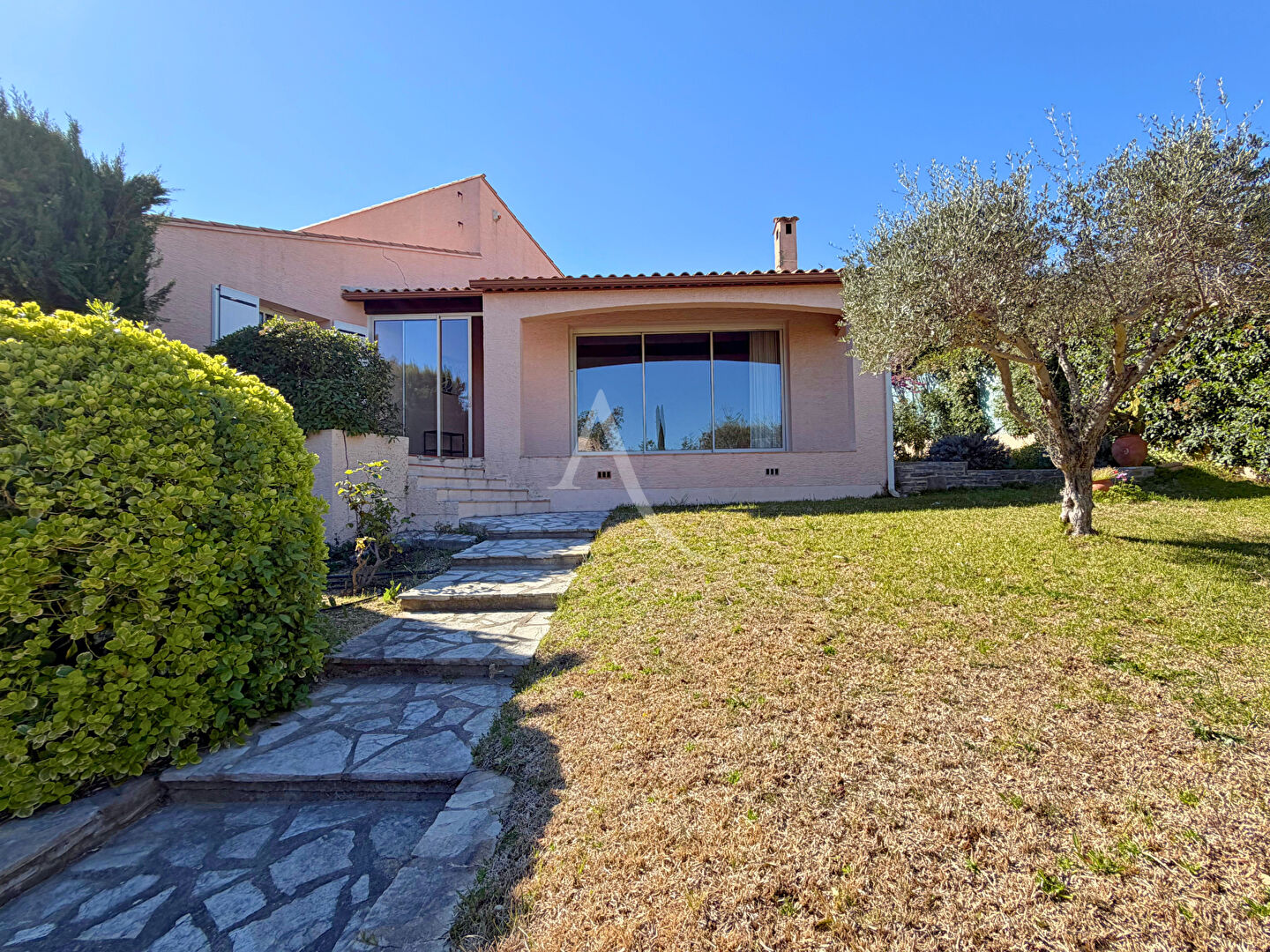Agence immobilière de L'Adresse  NATERA IMMOBILIER - L'ADRESSE NATERA IMMOBILIER