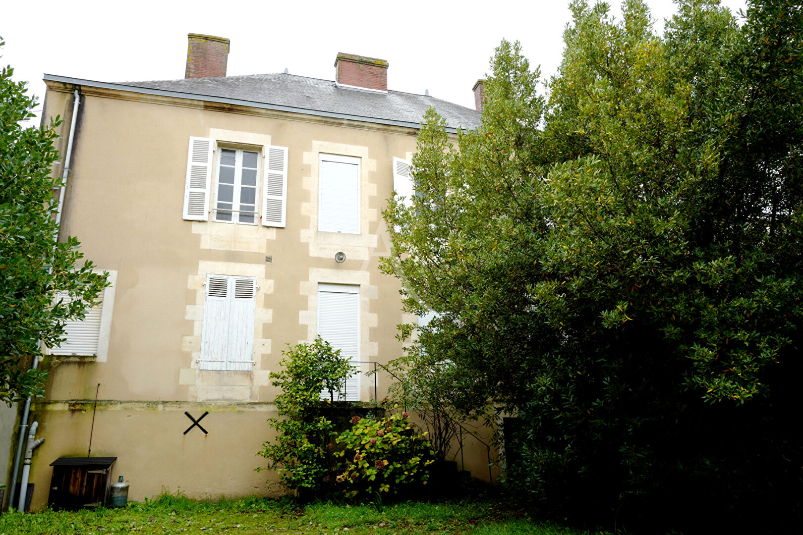 Photo Ensemble immobilier : maison bourgeoise et dépendance image 1/6