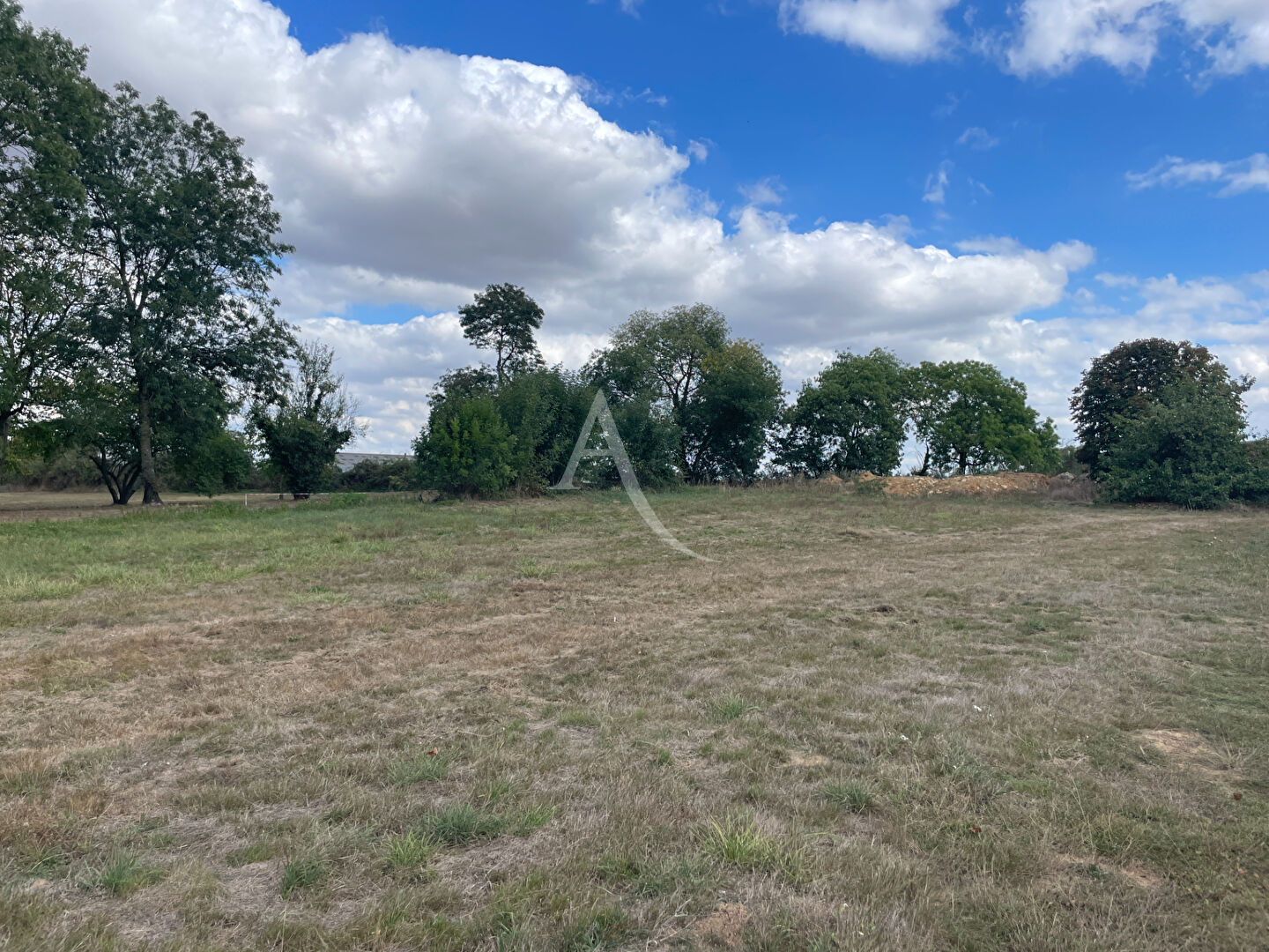 Photo Terrain viabilisé La Jonchère 501 m2 image 1/2