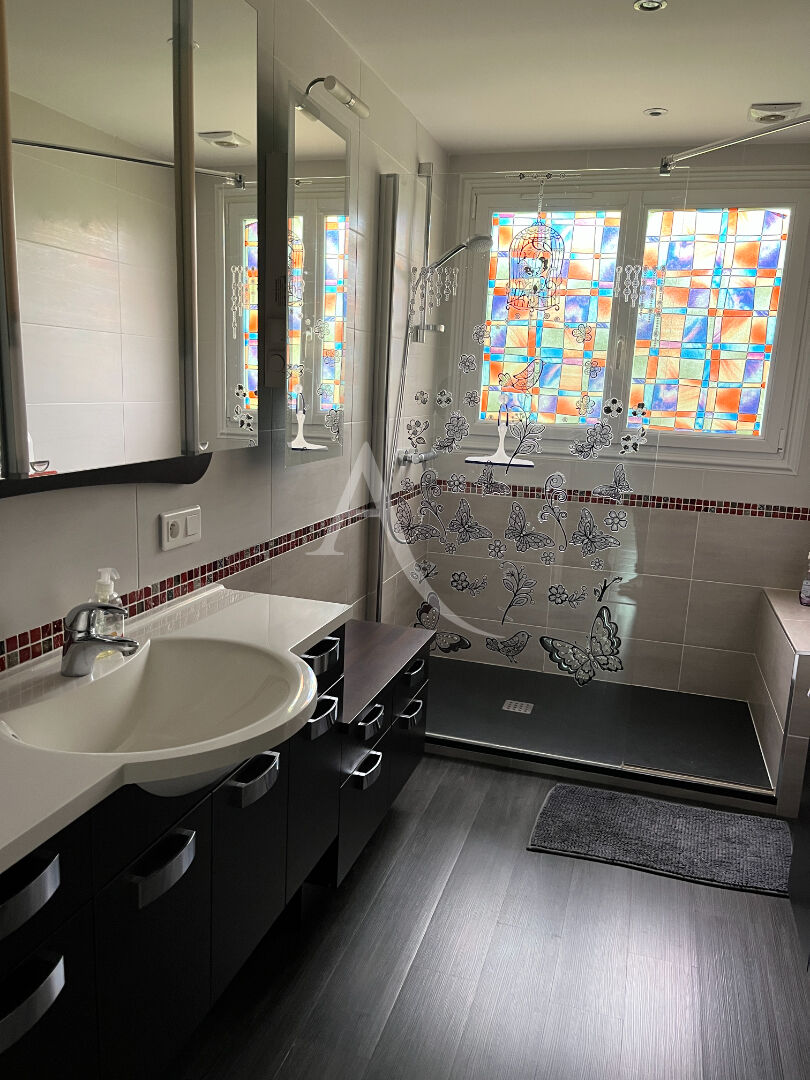 Photo Maison CHAMP ST PERE   5 pièce(s)   97 m2 image 5/6