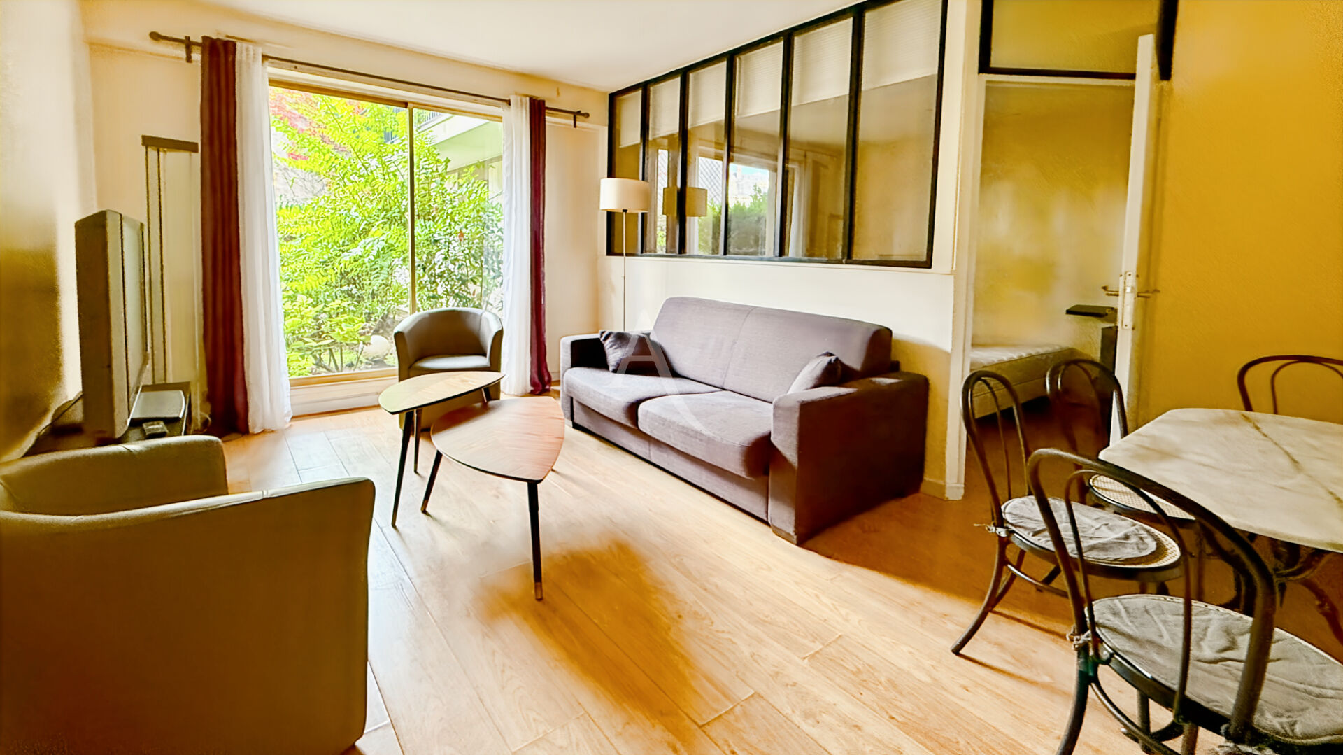 Photo Charmant Deux Pièces au Calme - Neuilly-sur-Seine image 1/6