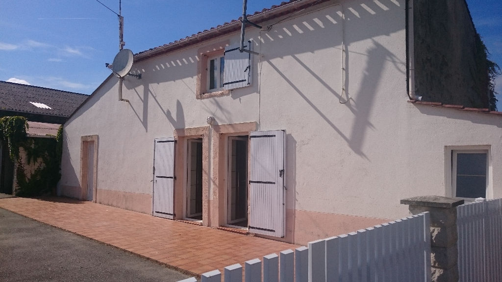 Agence immobilière de 
 L'ADRESSE LABEL IMMO 85 - L'adresse La Roche sur Yon St André d'Ornay 
