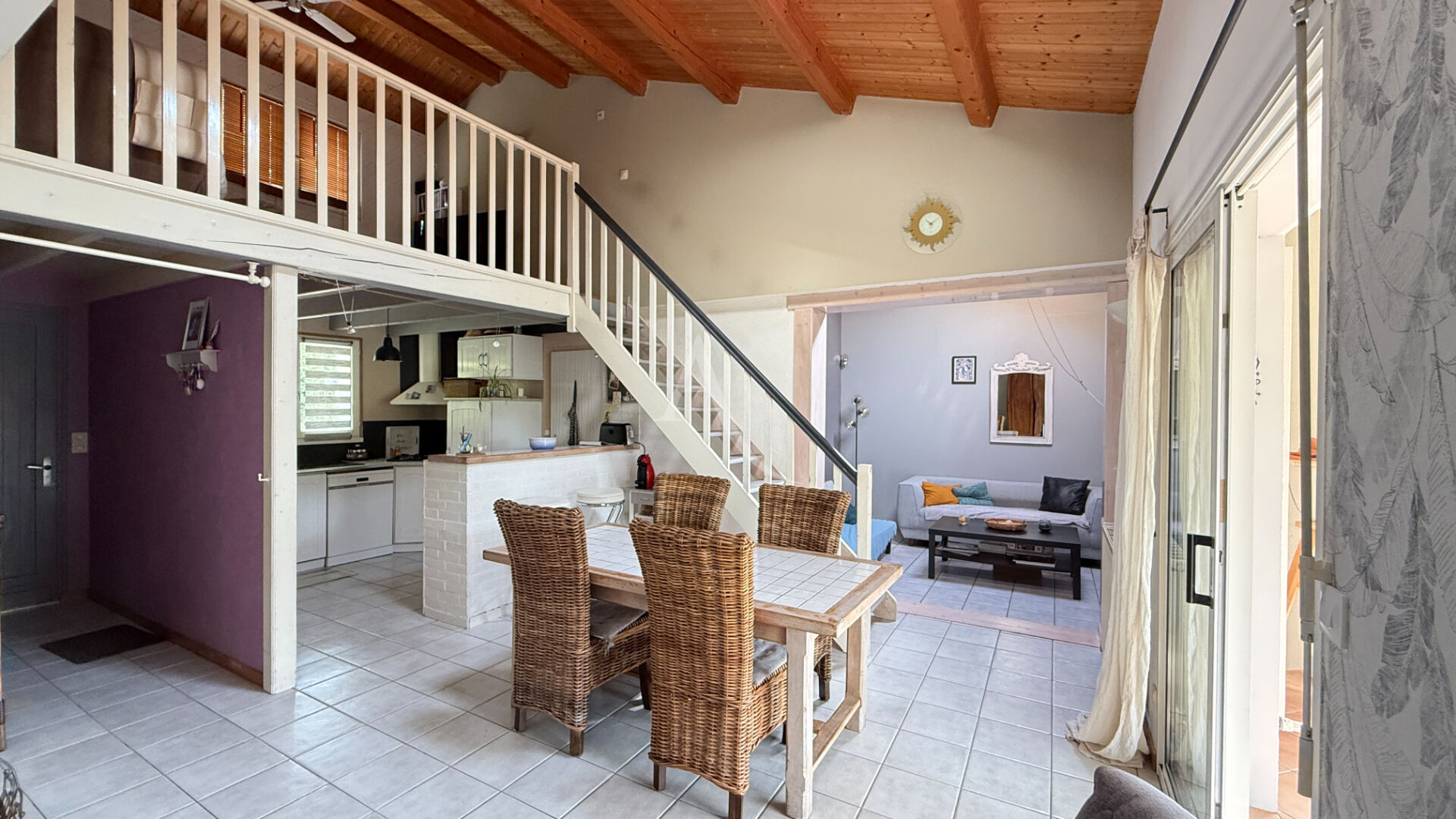 Agence immobilière de 
 L'ADRESSE LABEL IMMO 85 - L'adresse La Roche sur Yon St André d'Ornay 

