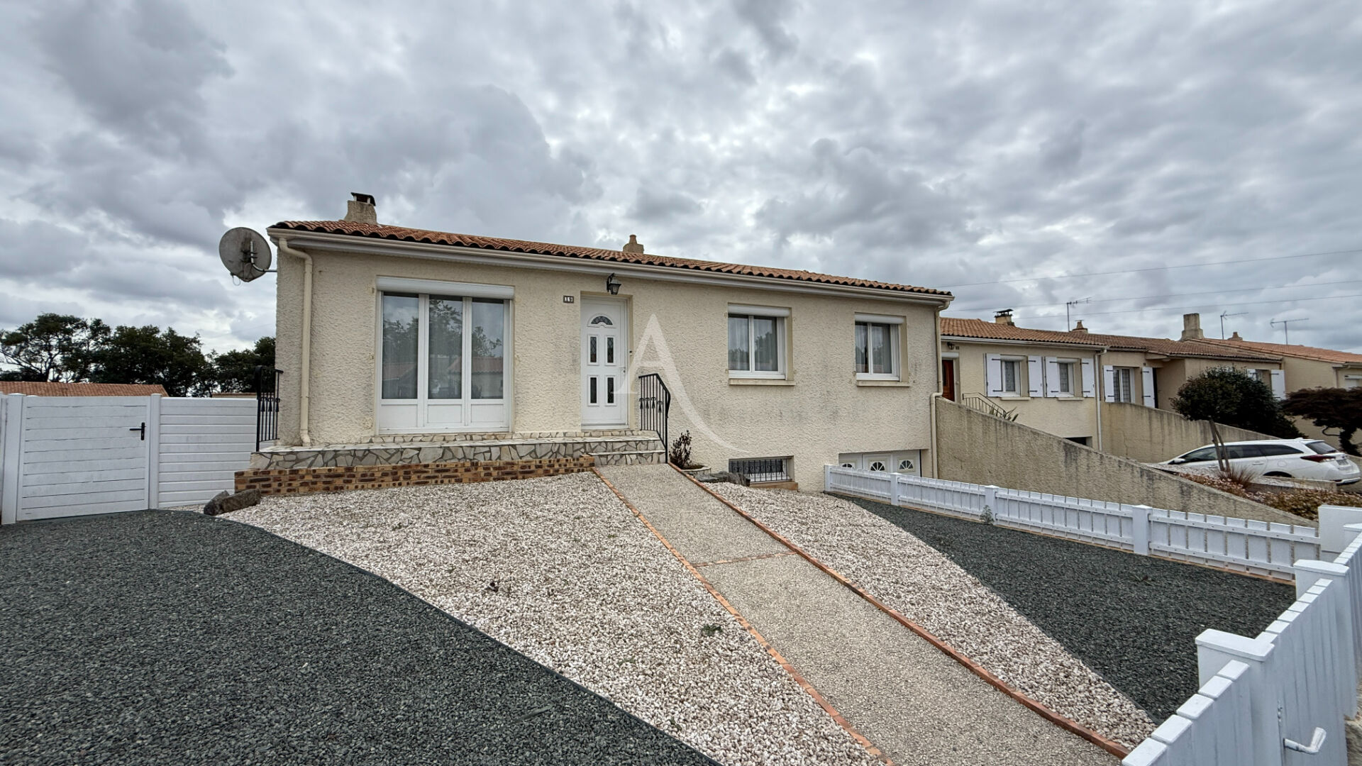 Agence immobilière de 
 L'ADRESSE LABEL IMMO 85 - L'adresse La Roche sur Yon St André d'Ornay 
